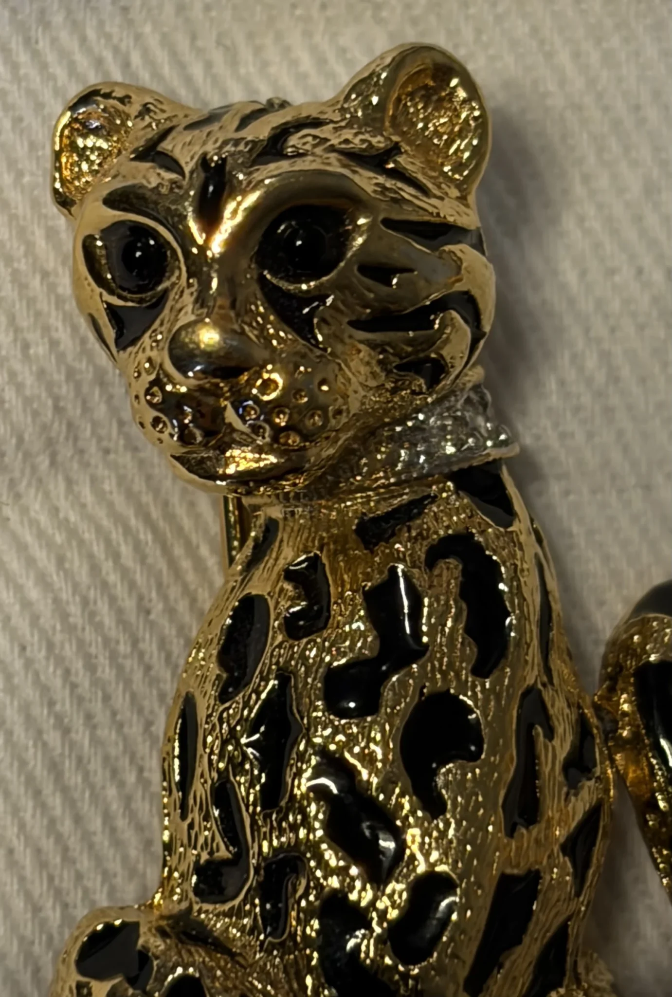 Image for Broche Léopard Vintage D'Orlan - Triple Plaqué Or 22k et Émail - Signée