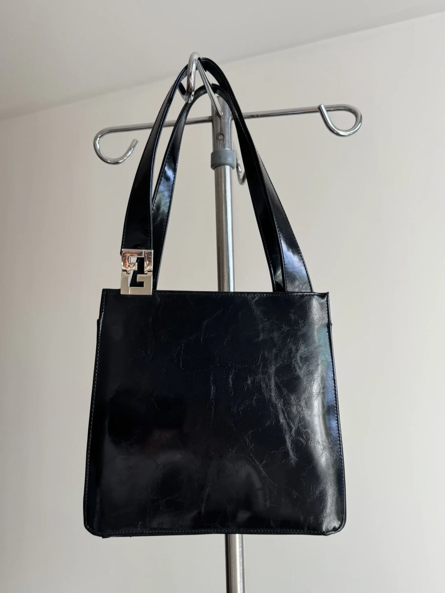 Featured image for Venetto Black Square Faux Patent Leather Bag – Vintage Y2K / 90s style