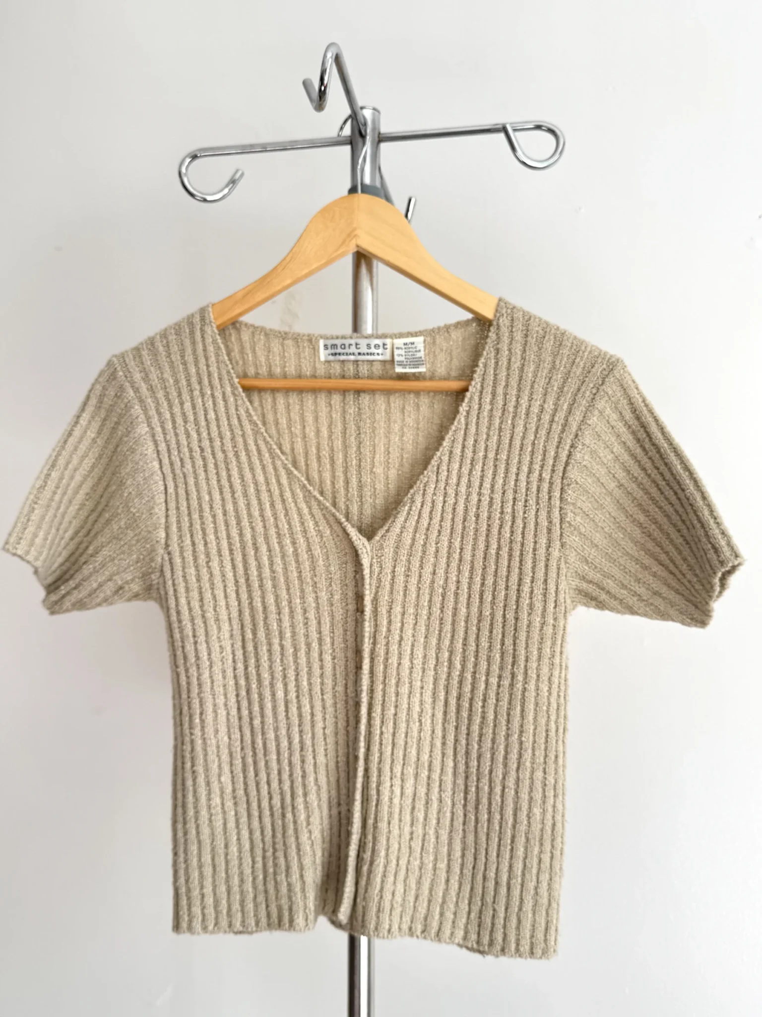 Featured image for Cardigan Y2K vintage côtelée beige à manches courtes Smart Set