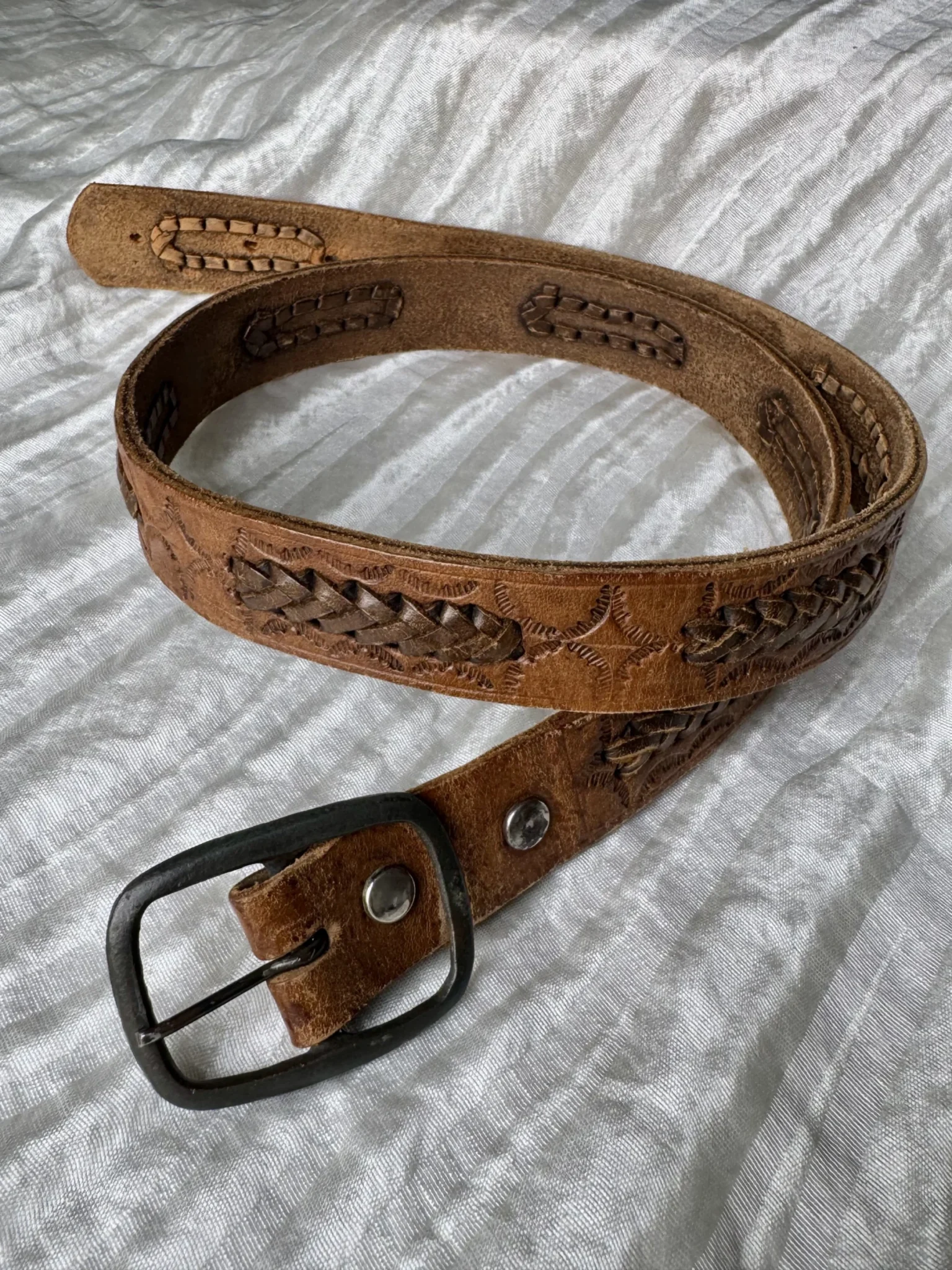 Featured image for Ceinture western brune vintage en cuir tressé et ciselé – Fait main au Mexique