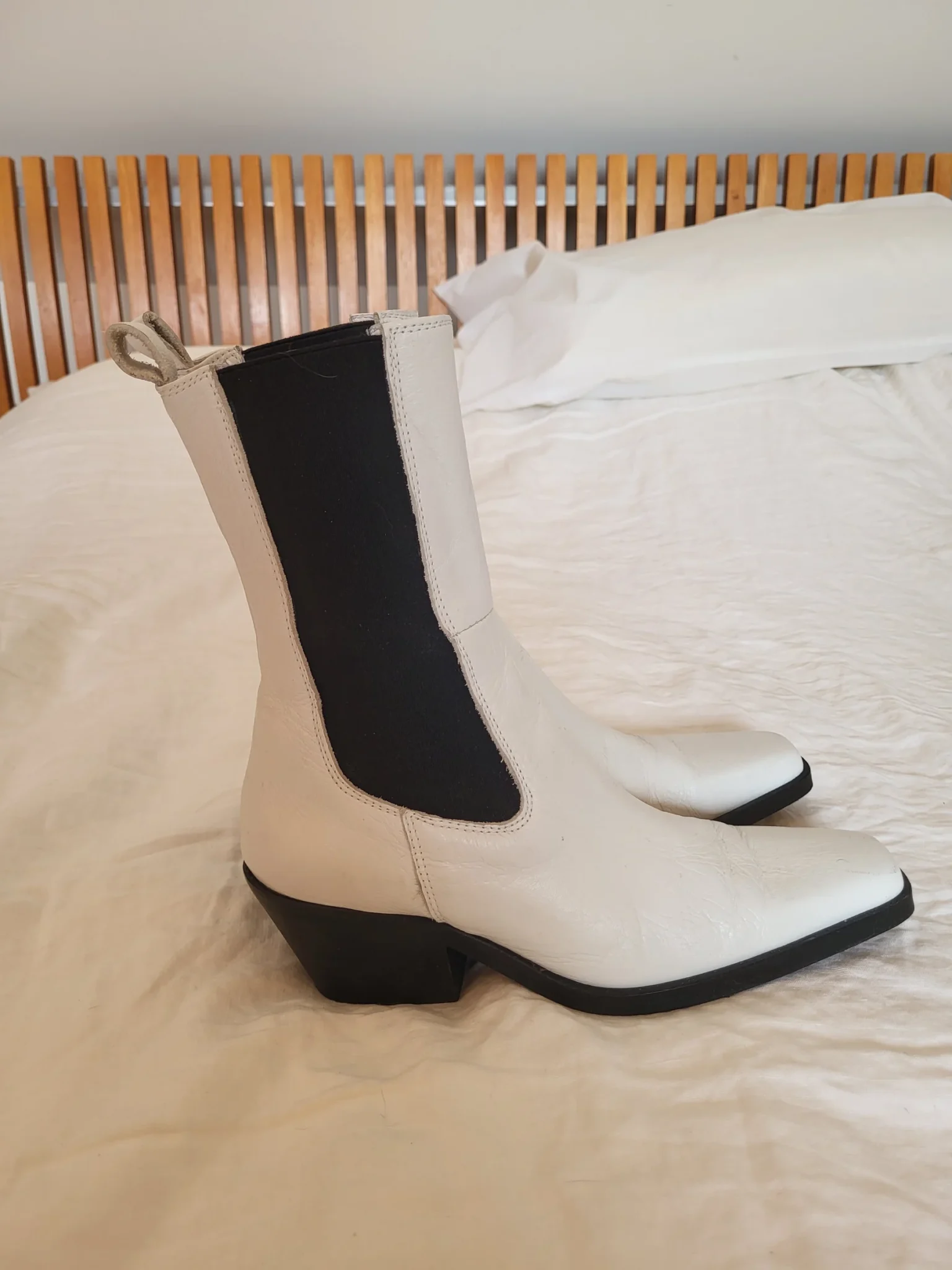 Image for L’intervalle White Leather Square Toe Chelsea Boots Size 36 Made in Spain