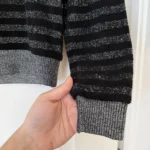 Thumbnail for Pull Saint Laurent Paris taille XS rayé noir et argenté