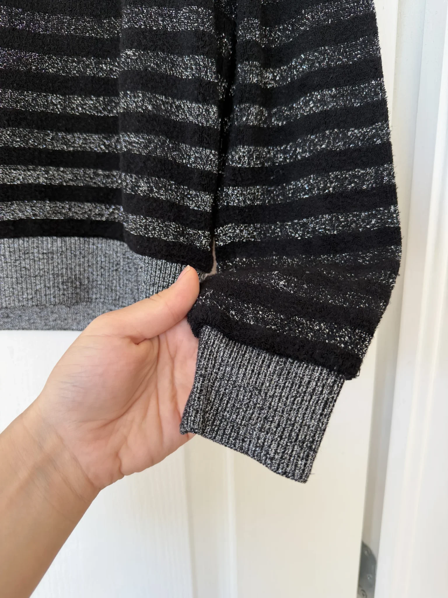 Image for Pull Saint Laurent Paris taille XS rayé noir et argenté