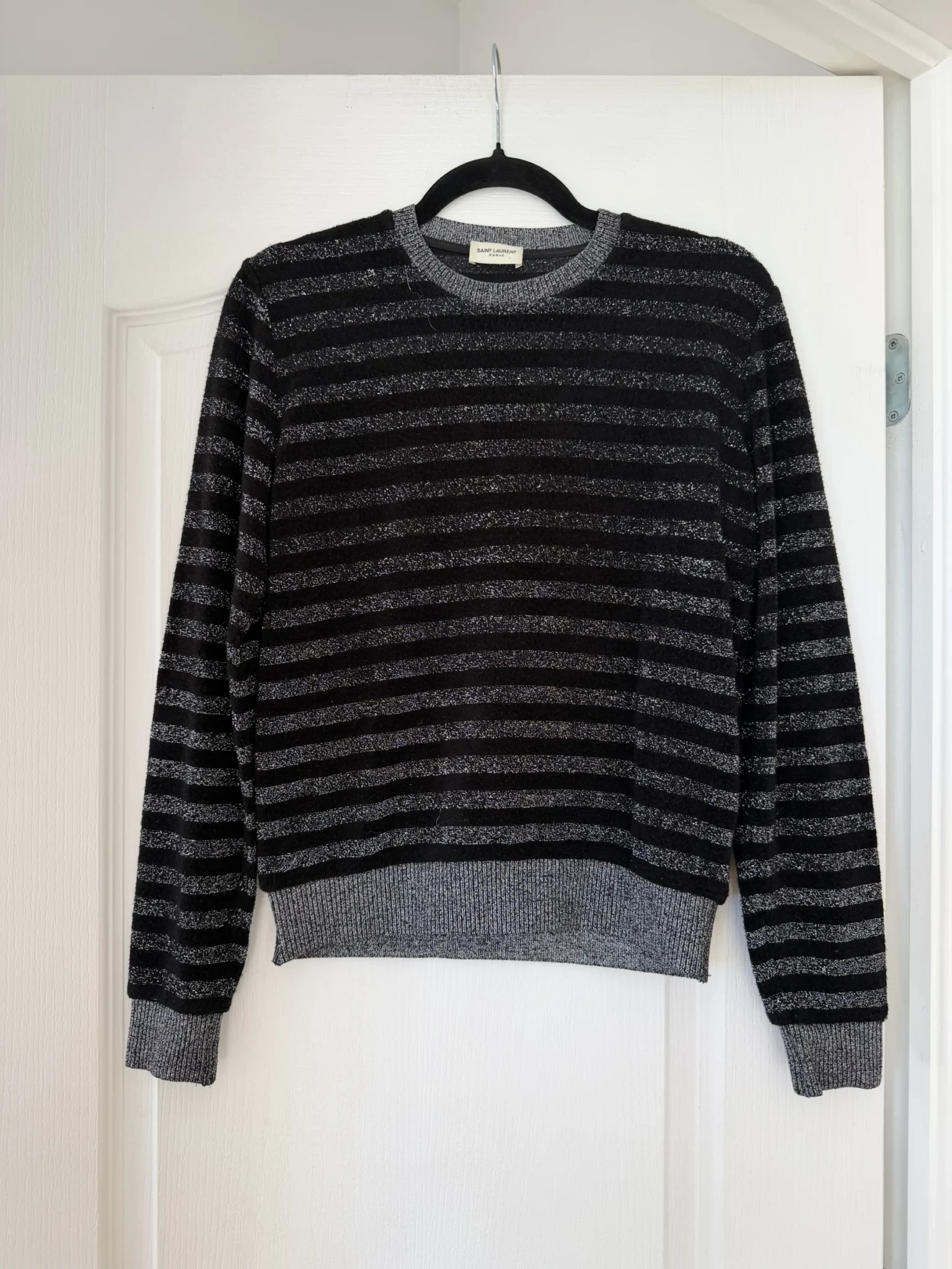 Image for Pull Saint Laurent Paris taille XS rayé noir et argenté