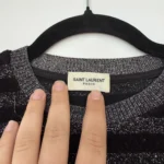 Thumbnail for Pull Saint Laurent Paris taille XS rayé noir et argenté