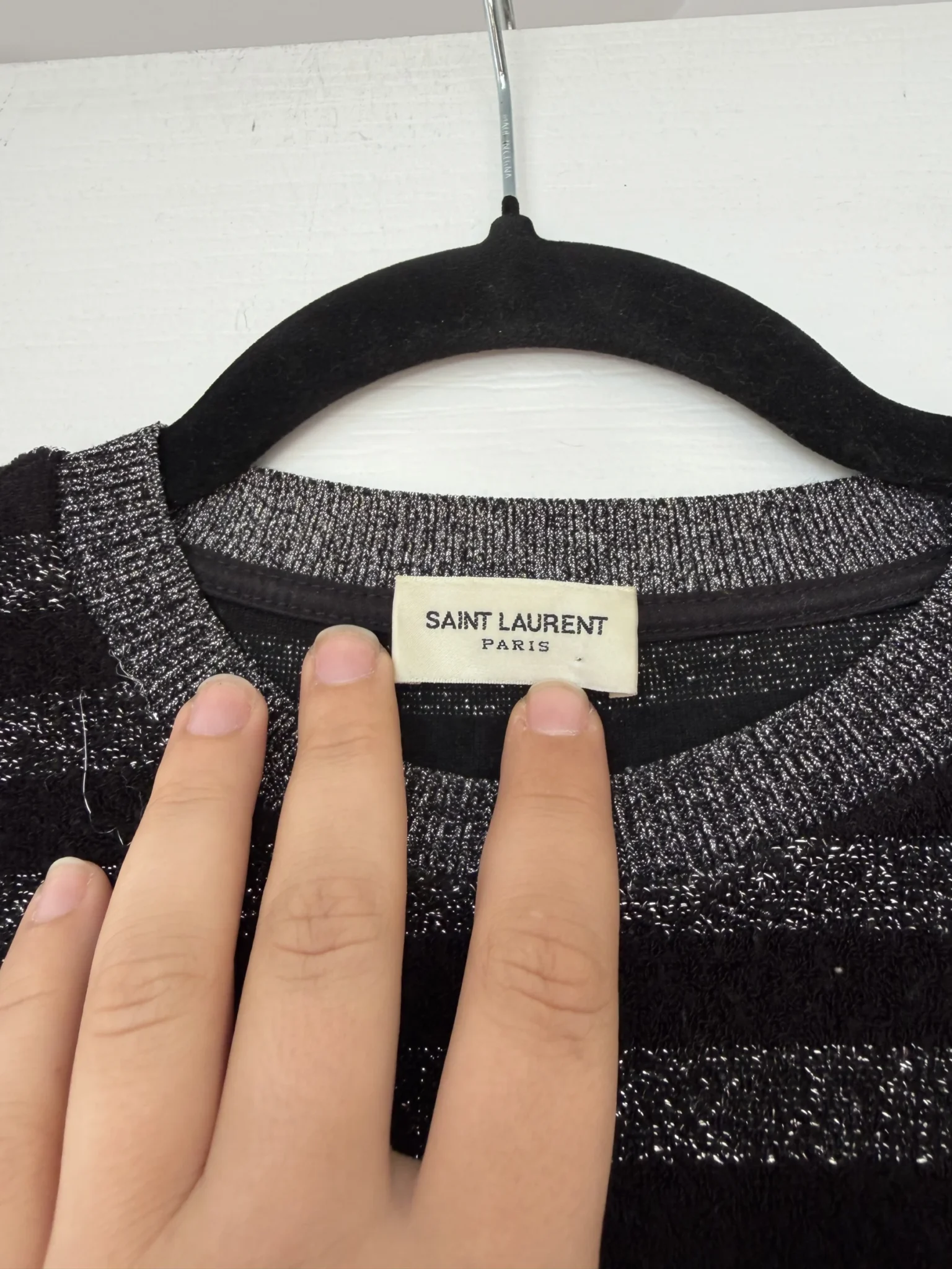 Image for Pull Saint Laurent Paris taille XS rayé noir et argenté