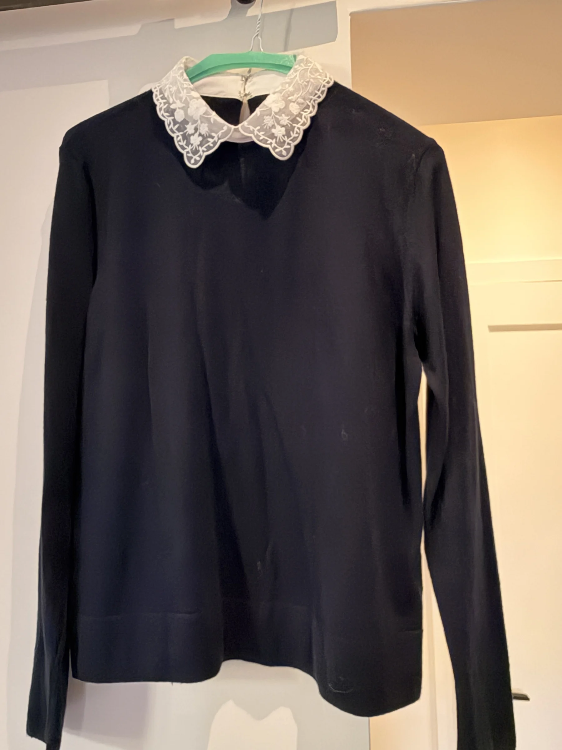 Jumper with a lace collar Club monaco seconde main