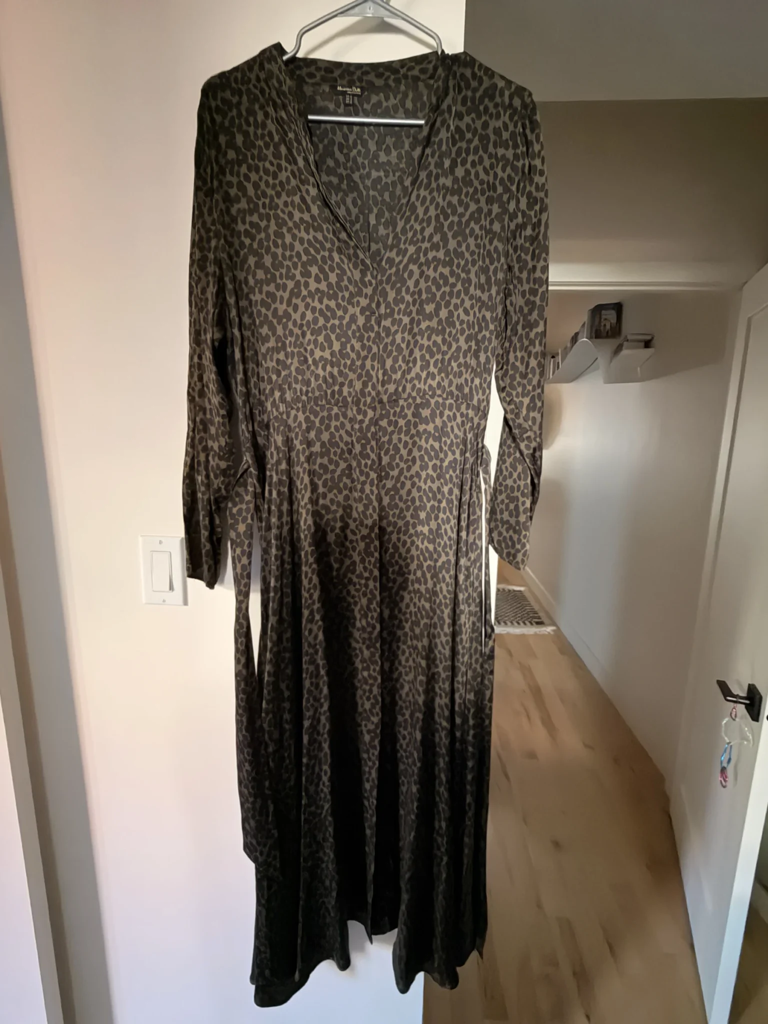 Featured image for Mid-length leopard-print dress