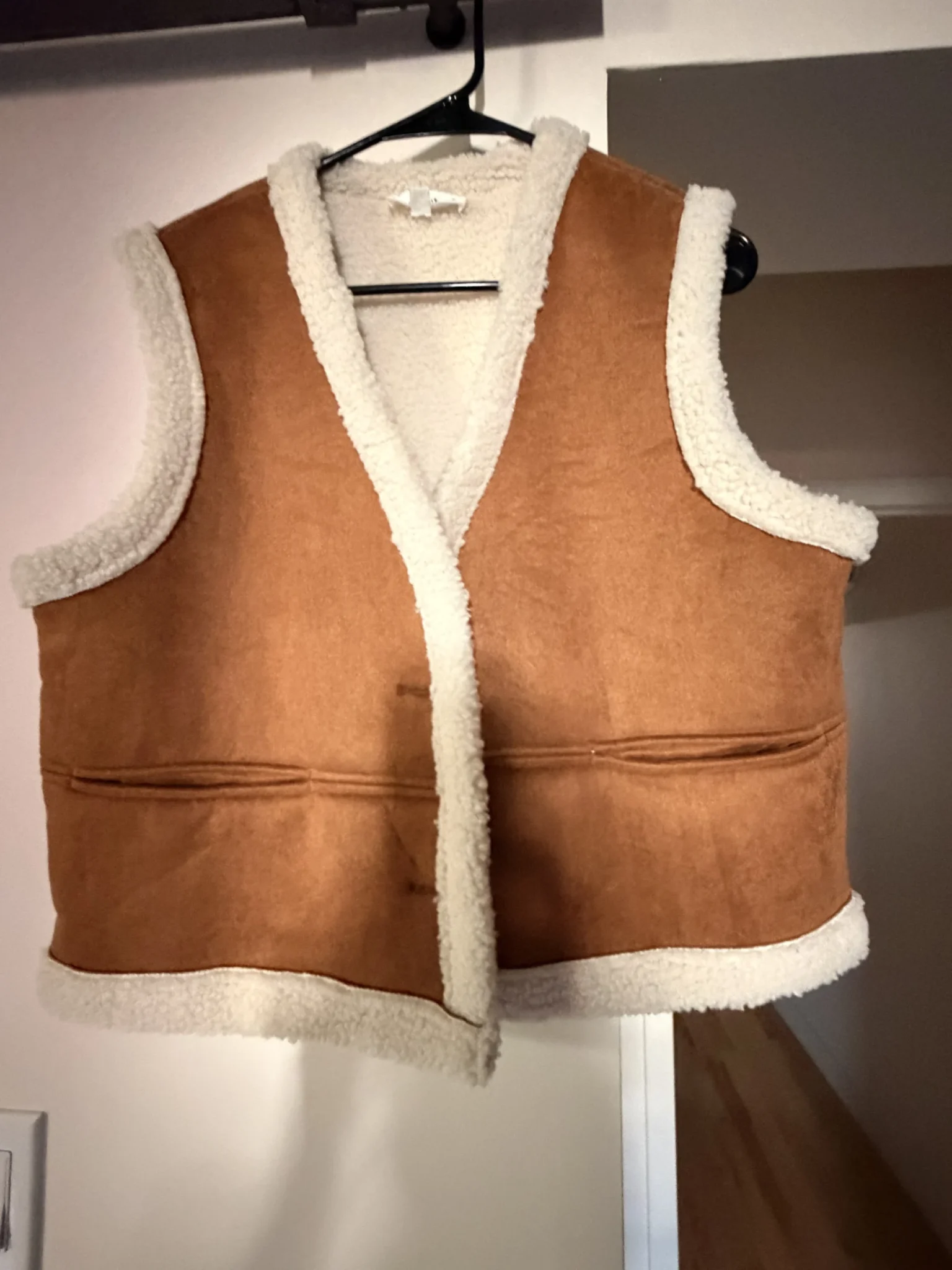 Image for Sleeveless leather jacket