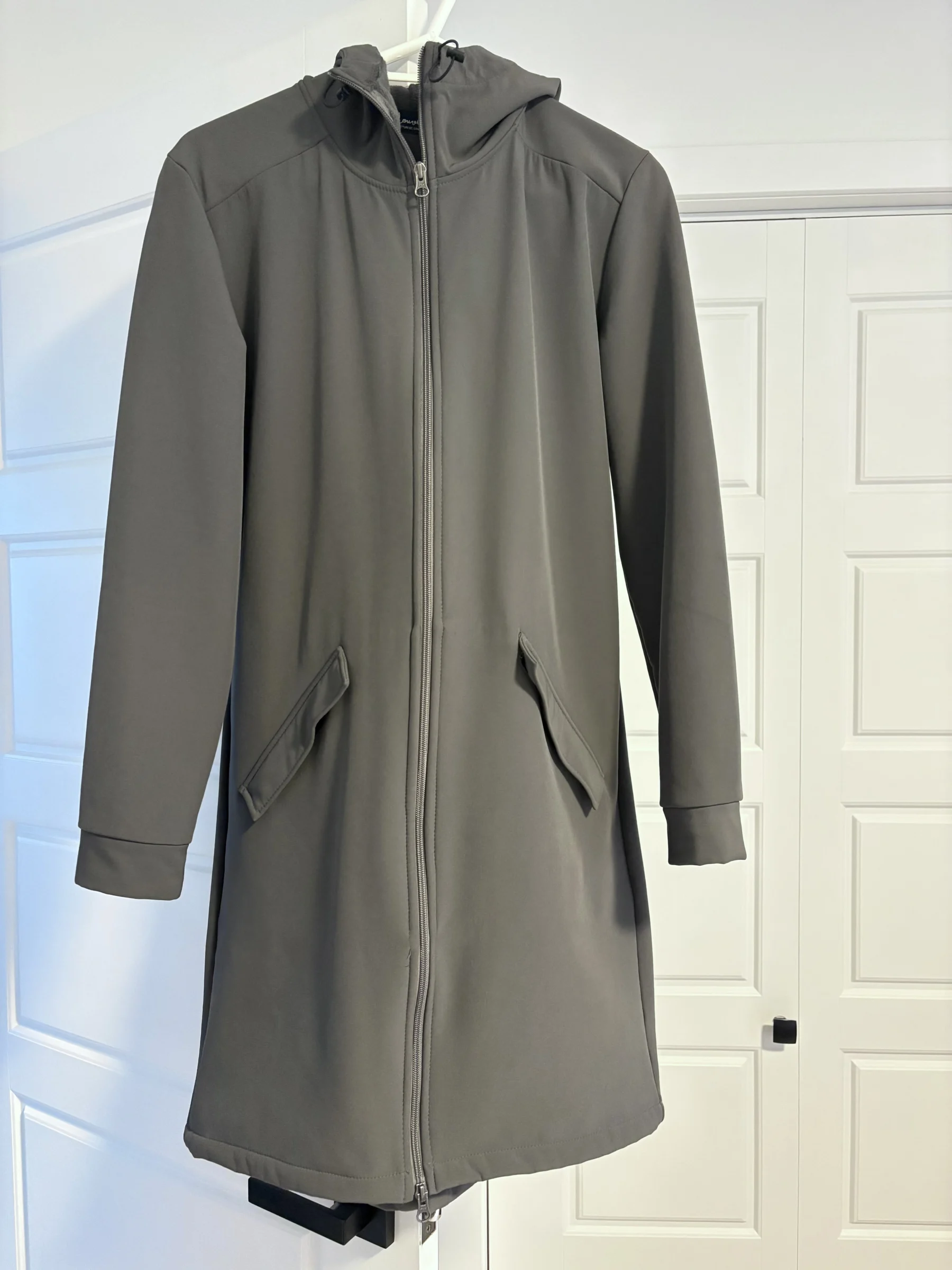 Mid-season grey coat Louve Design seconde main