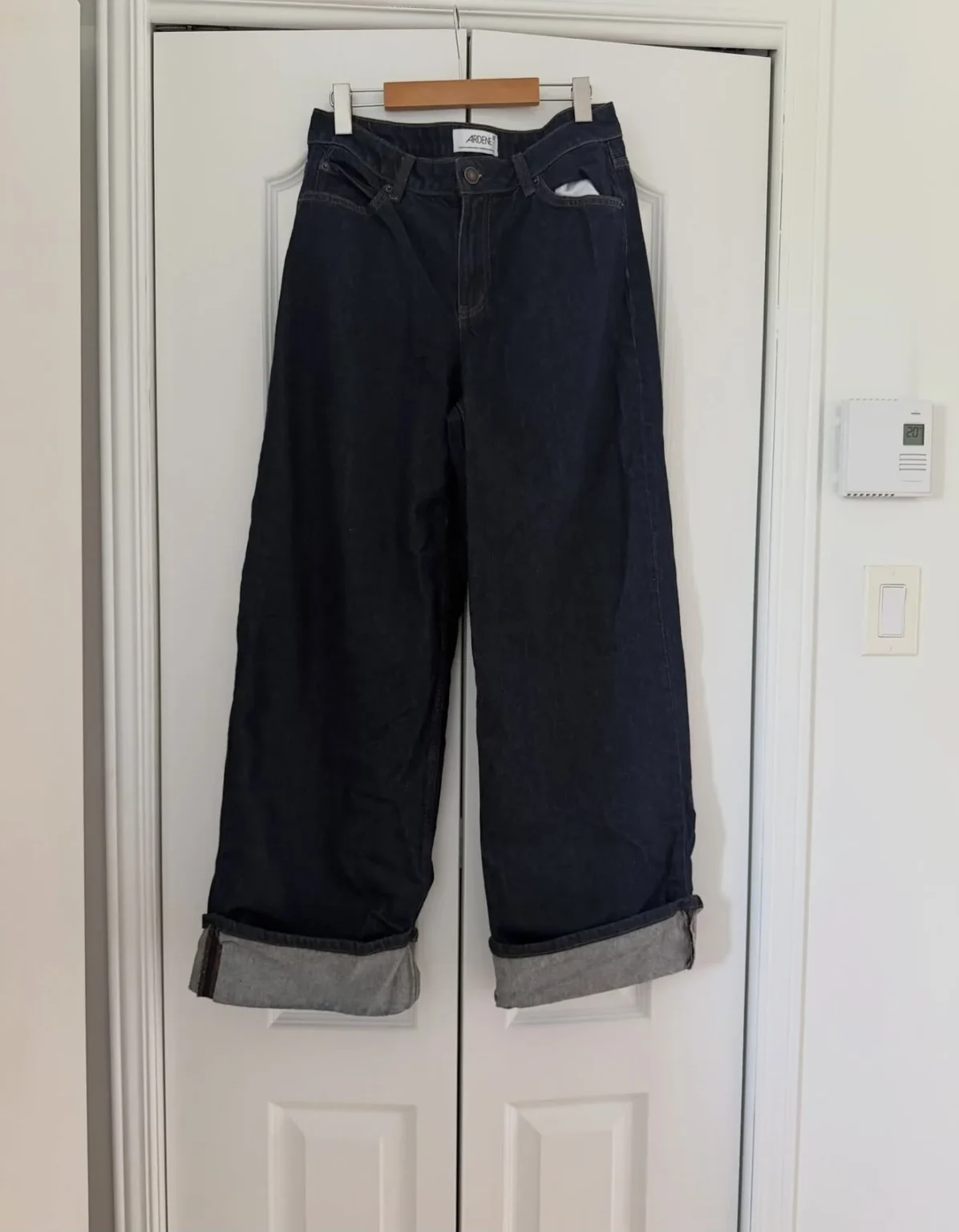 Image for Women’s navy blue jeans, size 07