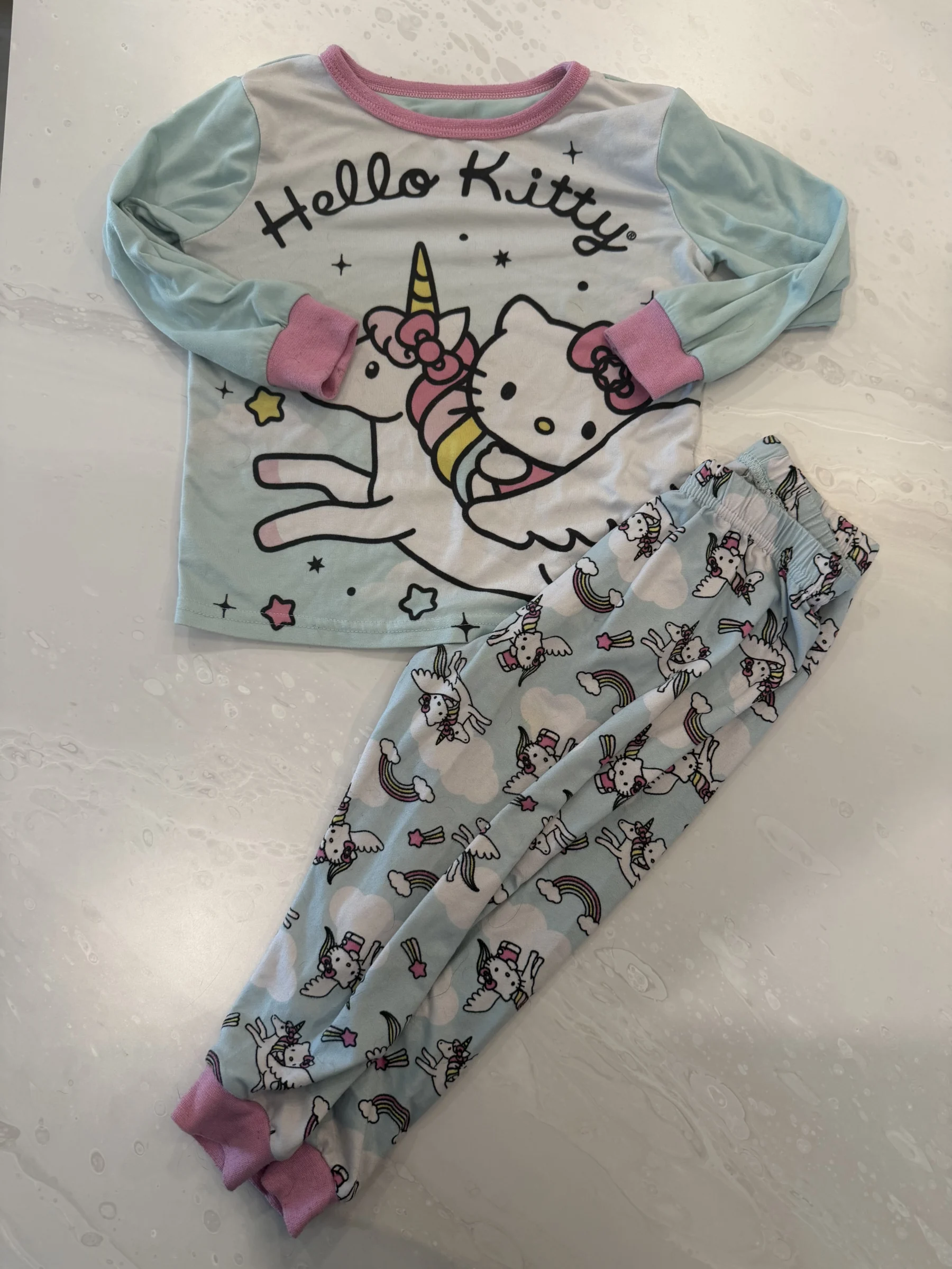 Hello Kitty pyjamas, size 2T *Other seconde main