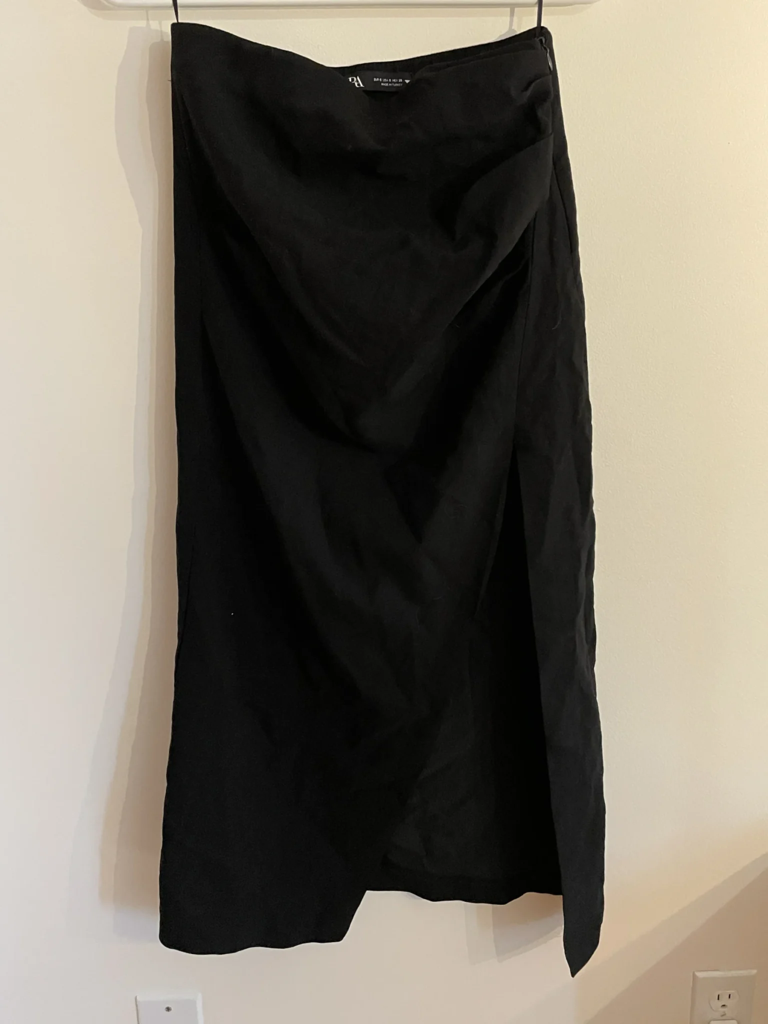 Image for Long Zara skirt with a slit and draping