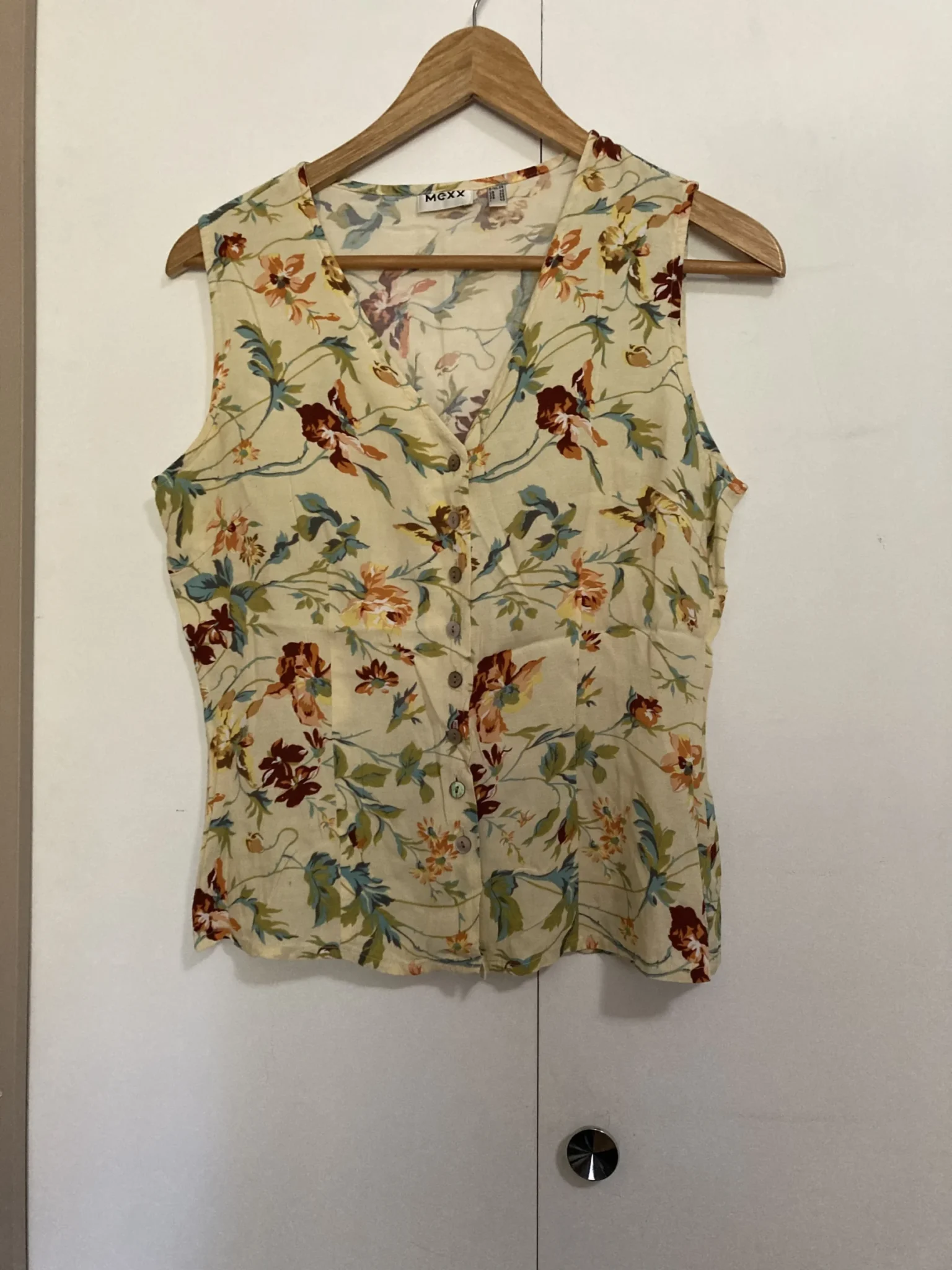 Featured image for Mexx sleeveless blouse