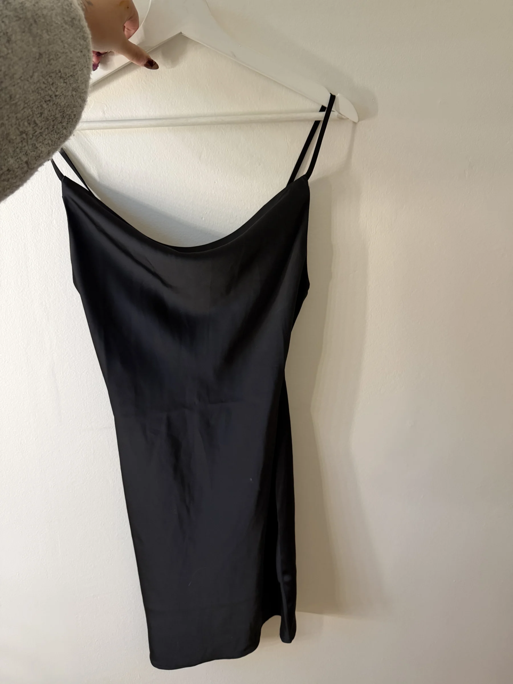 Black mini evening dress – NEVER WORN Urban Outfitters seconde main