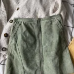 Featured thumbnail for Jupe verte suede véritable