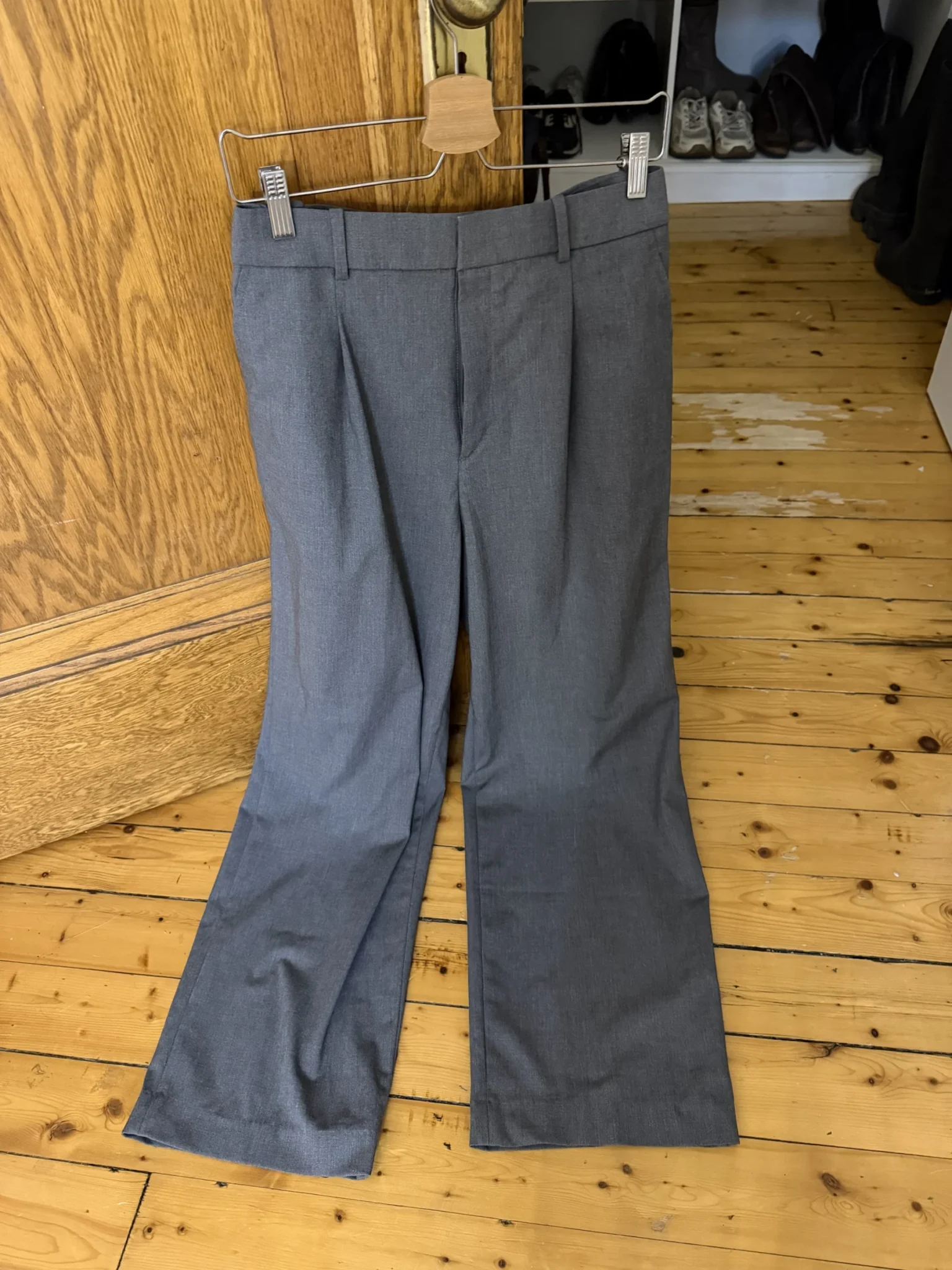Image for Stylish grey Uniqlo trousers