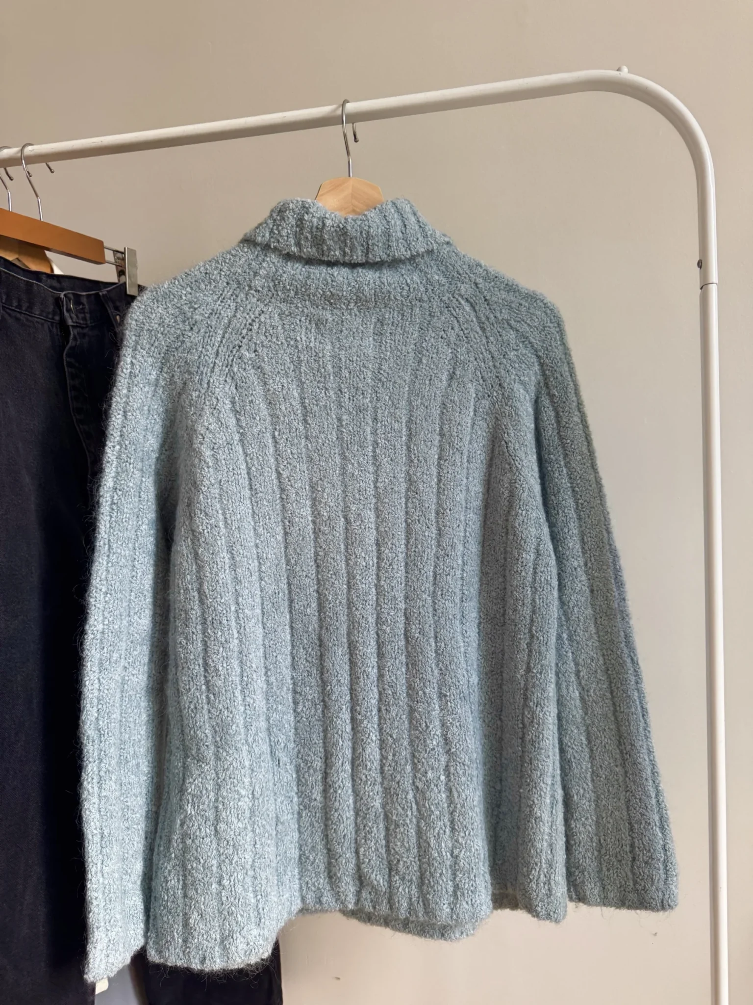 Image for Pull chaud en tricot torsadé bleu pâle à col roulé fuzzy vintage y2k medium