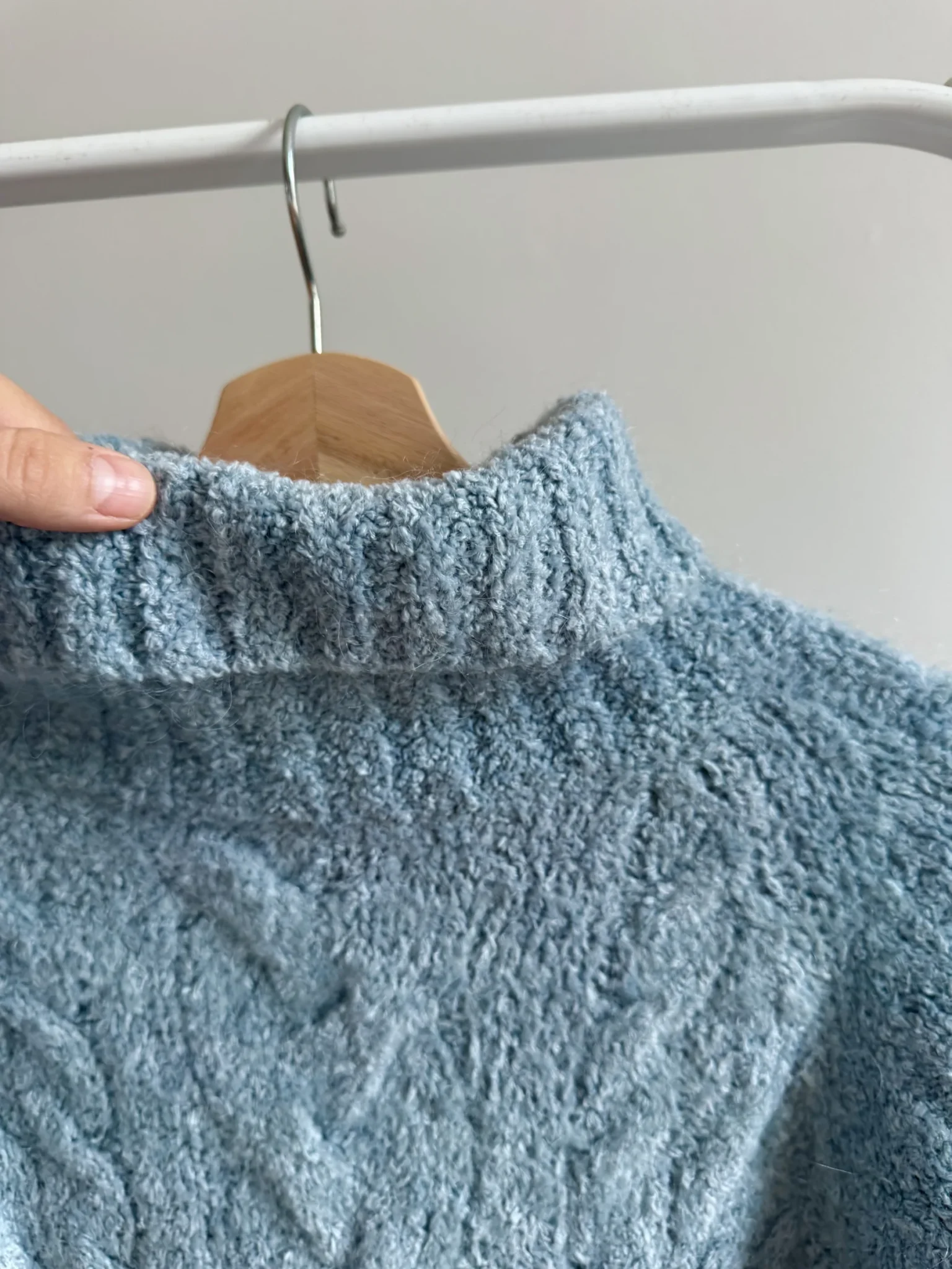 Image for Cardigan court en tricot torsadé crème Y2K – Style chunky & écourté