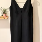 Featured thumbnail for Principles | Robe noire sans manches à encolure en V – Taille 20 / Euro 48