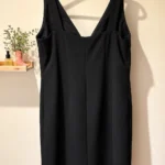 Thumbnail for Principles | Robe noire sans manches à encolure en V – Taille 20 / Euro 48