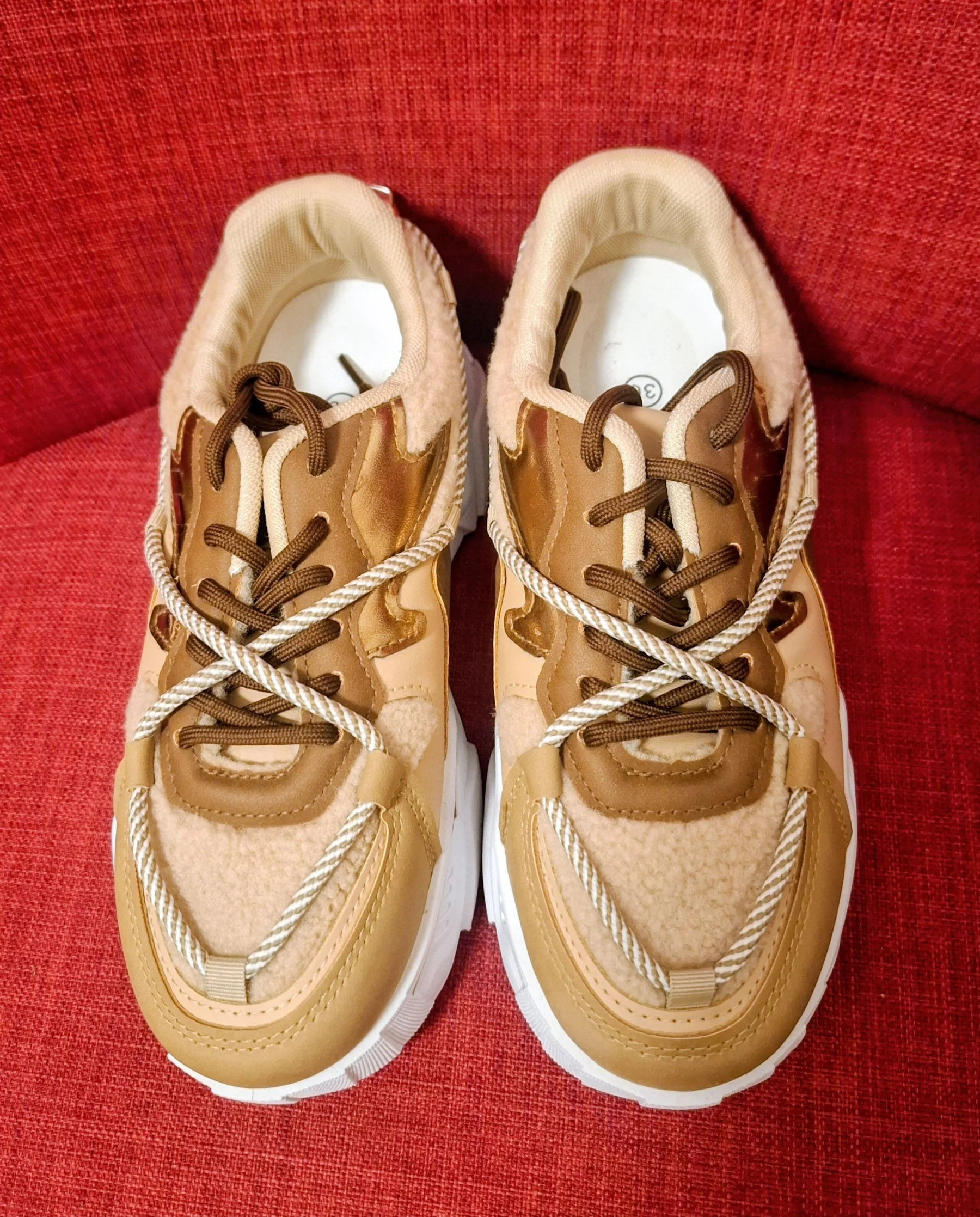 Brown and white shoes *Other seconde main