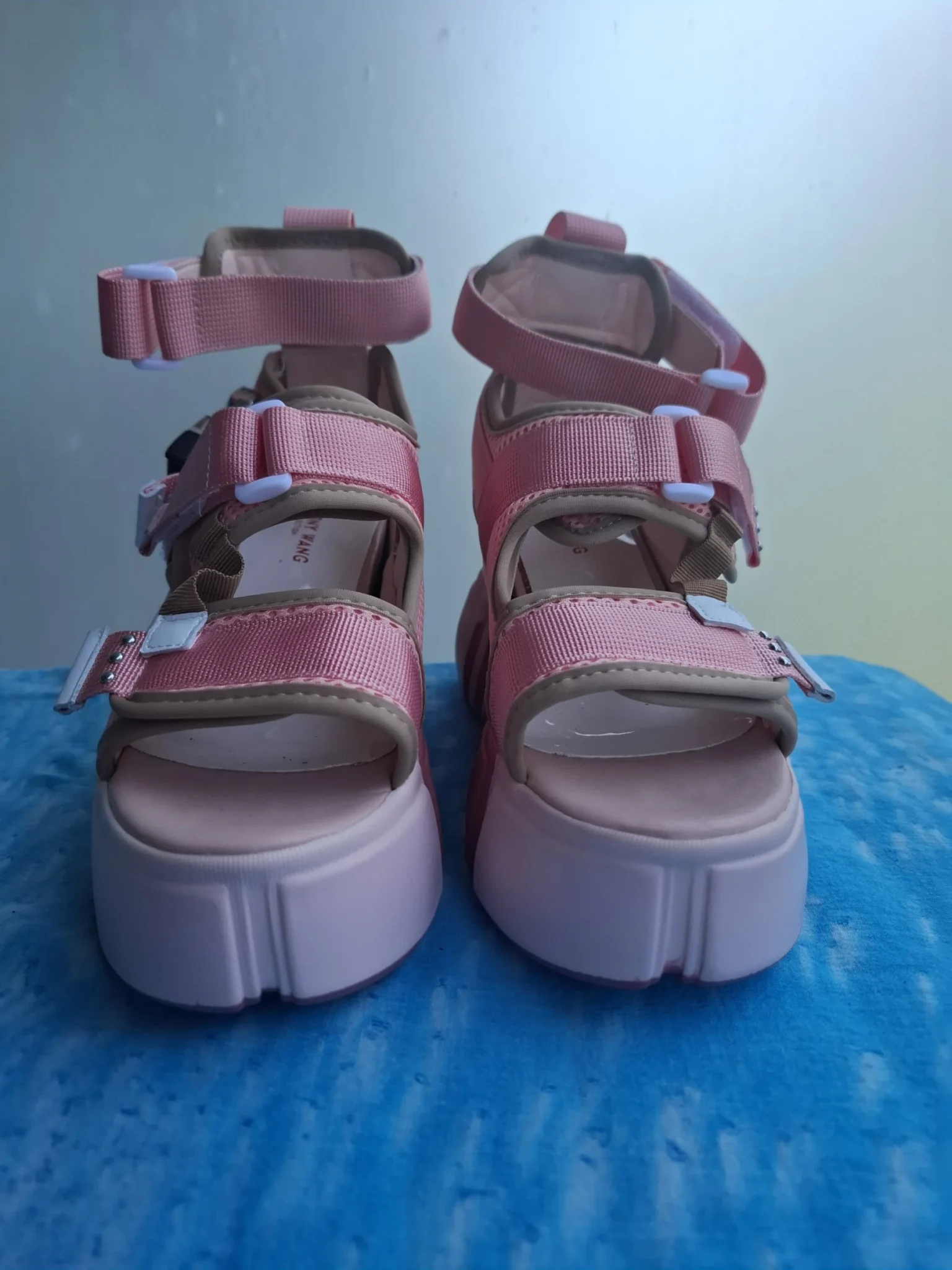 Image for Sandales rose à plate forme
