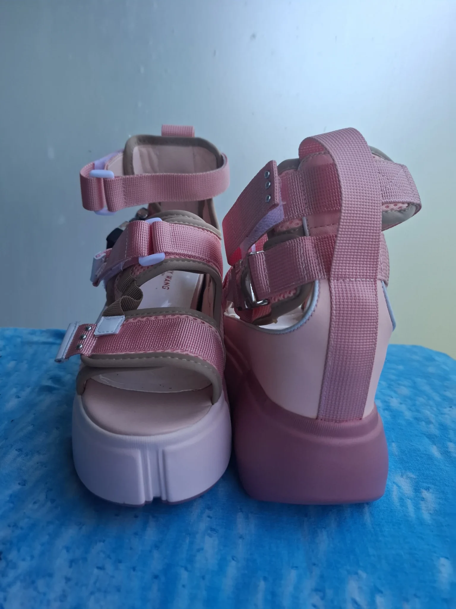 Image for Sandales rose à plate forme