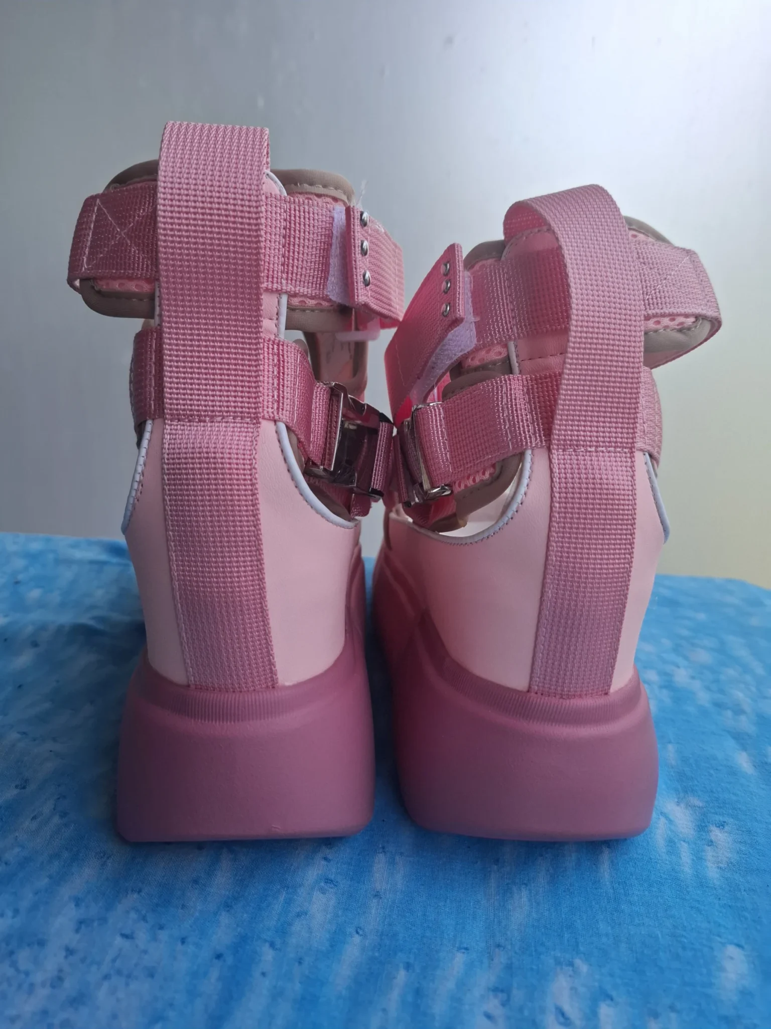 Image for Sandales rose à plate forme