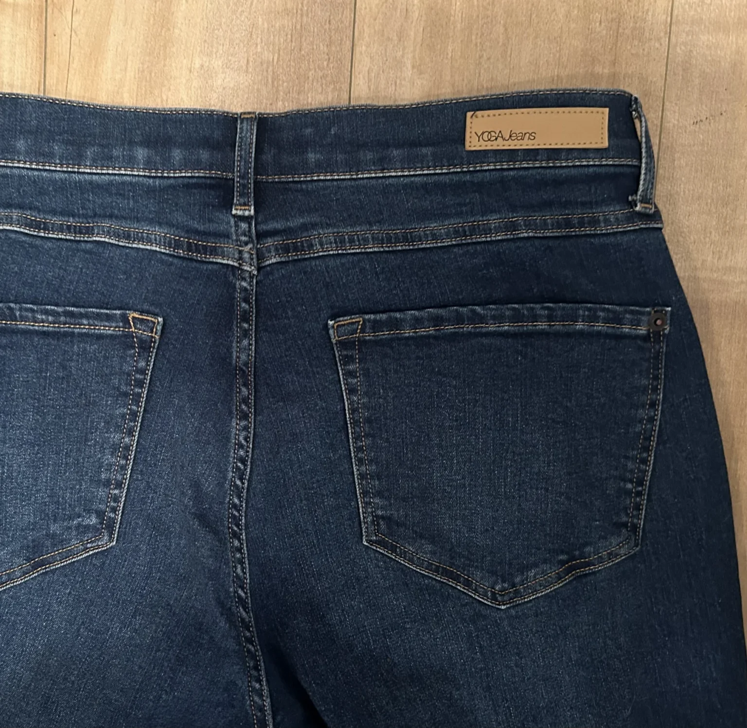 Featured image for Yoga Jeans flared jeans – bootcut style, dark blue (Size 32/14)