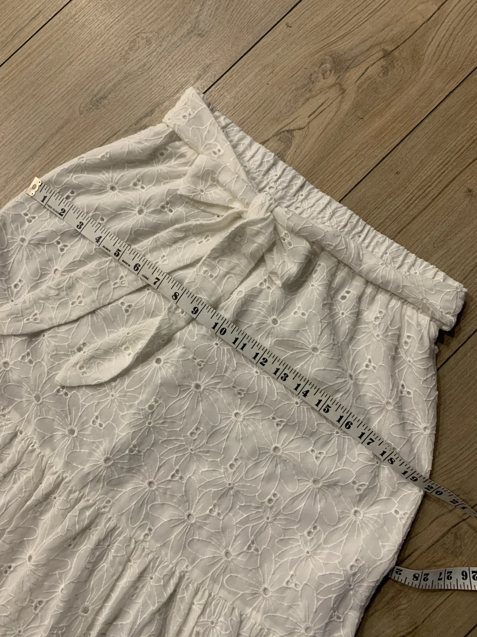 Image for Jupe fleurie style dentelle