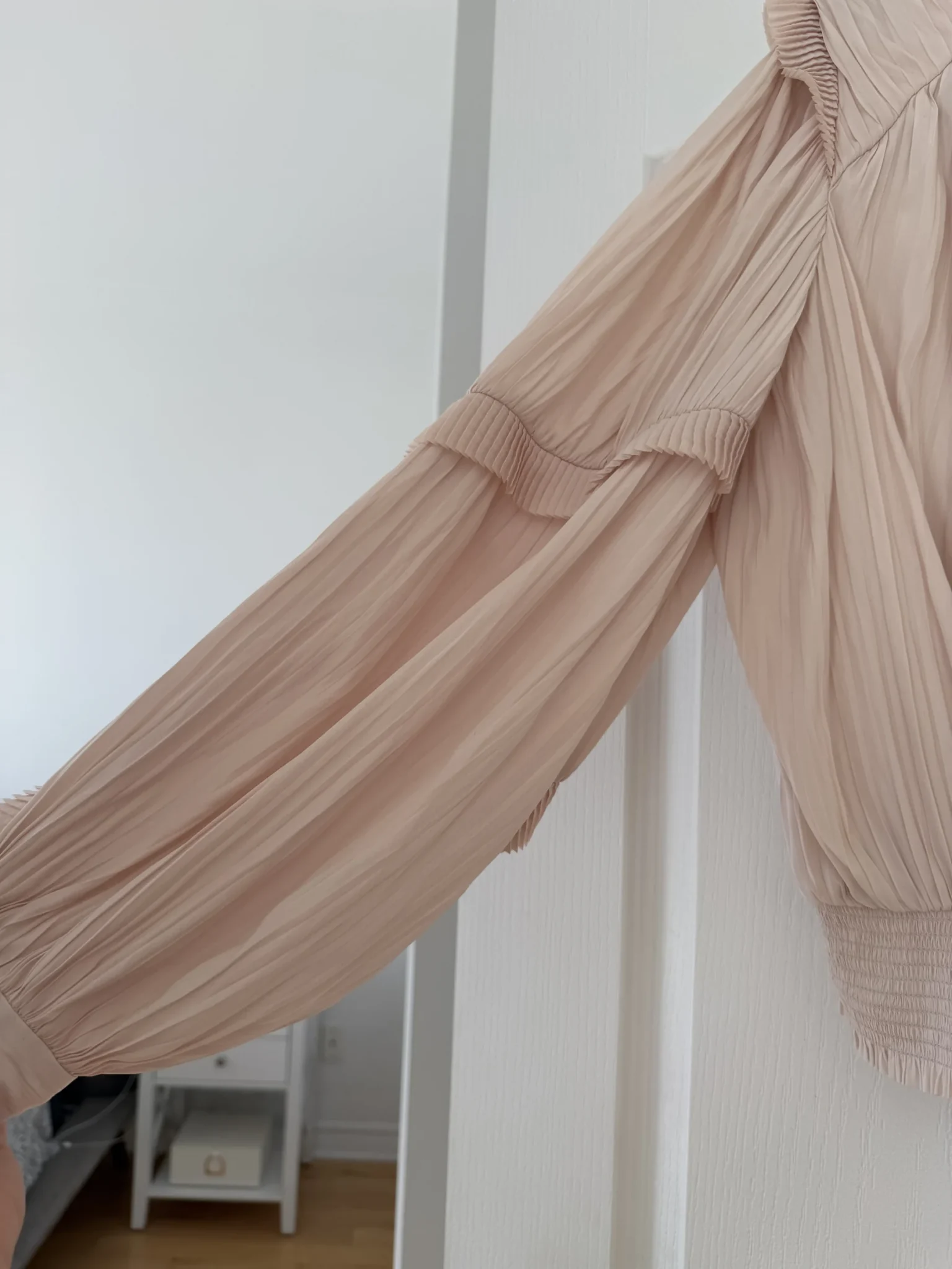 Image for Blouse Joie taille L manches bouffantes rose pale