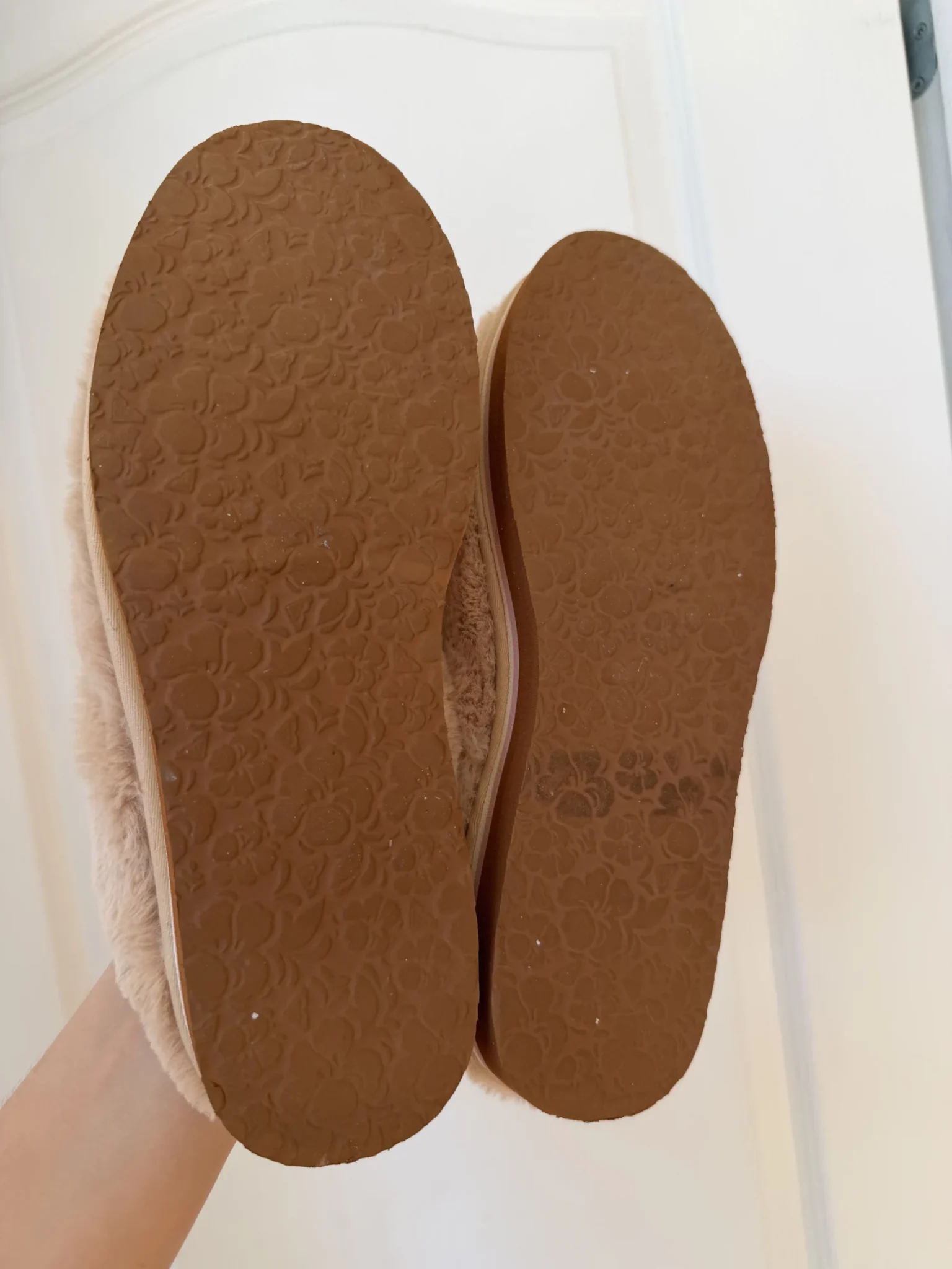 Image for Roxy mules with pale pink and brown fur, size 40 – 9