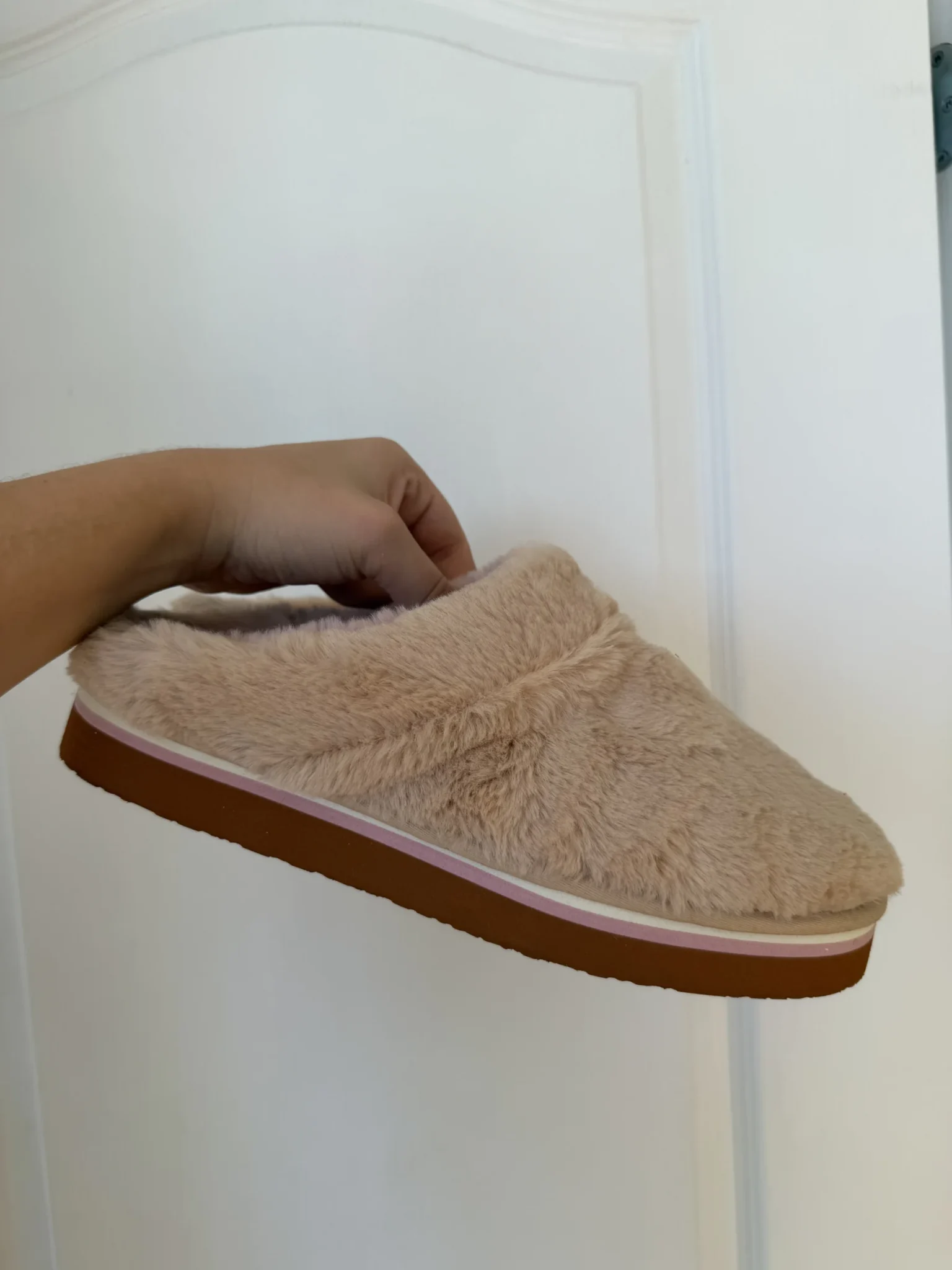 Image for Roxy mules with pale pink and brown fur, size 40 – 9
