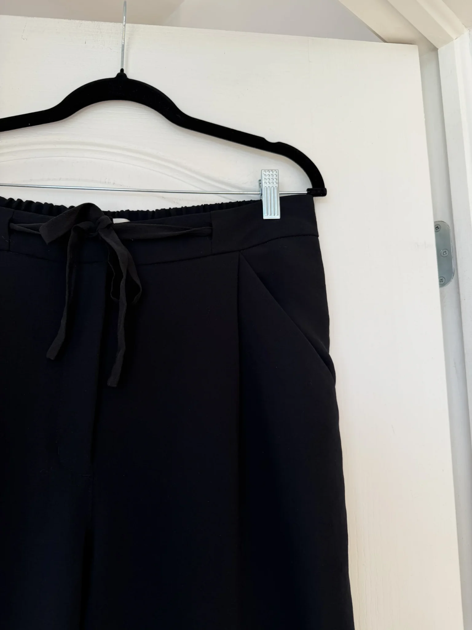 Image for Wilfred Aritzia trousers, size 10, black