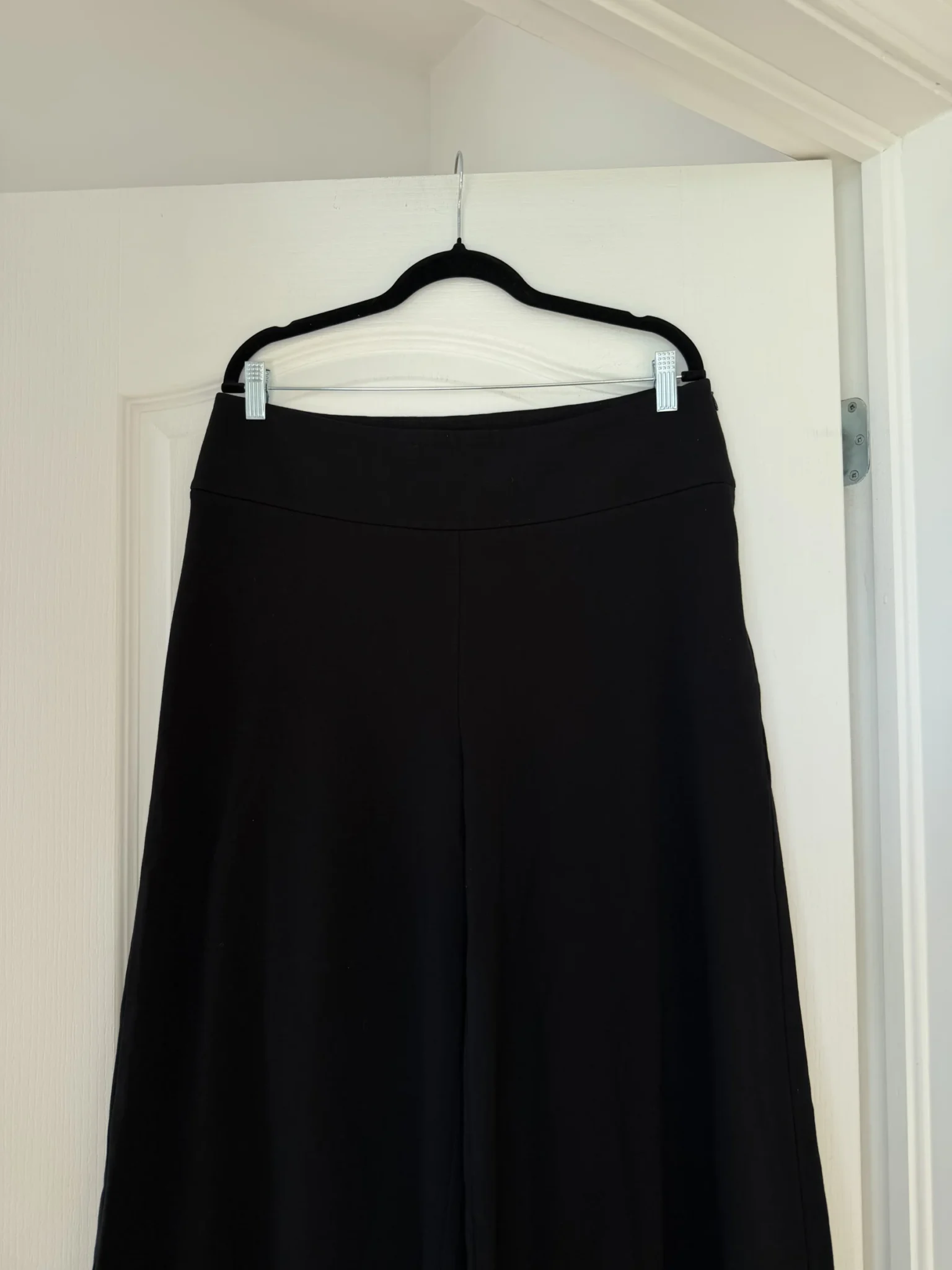 Image for Sarah Pacini black wide-leg trousers, size 4