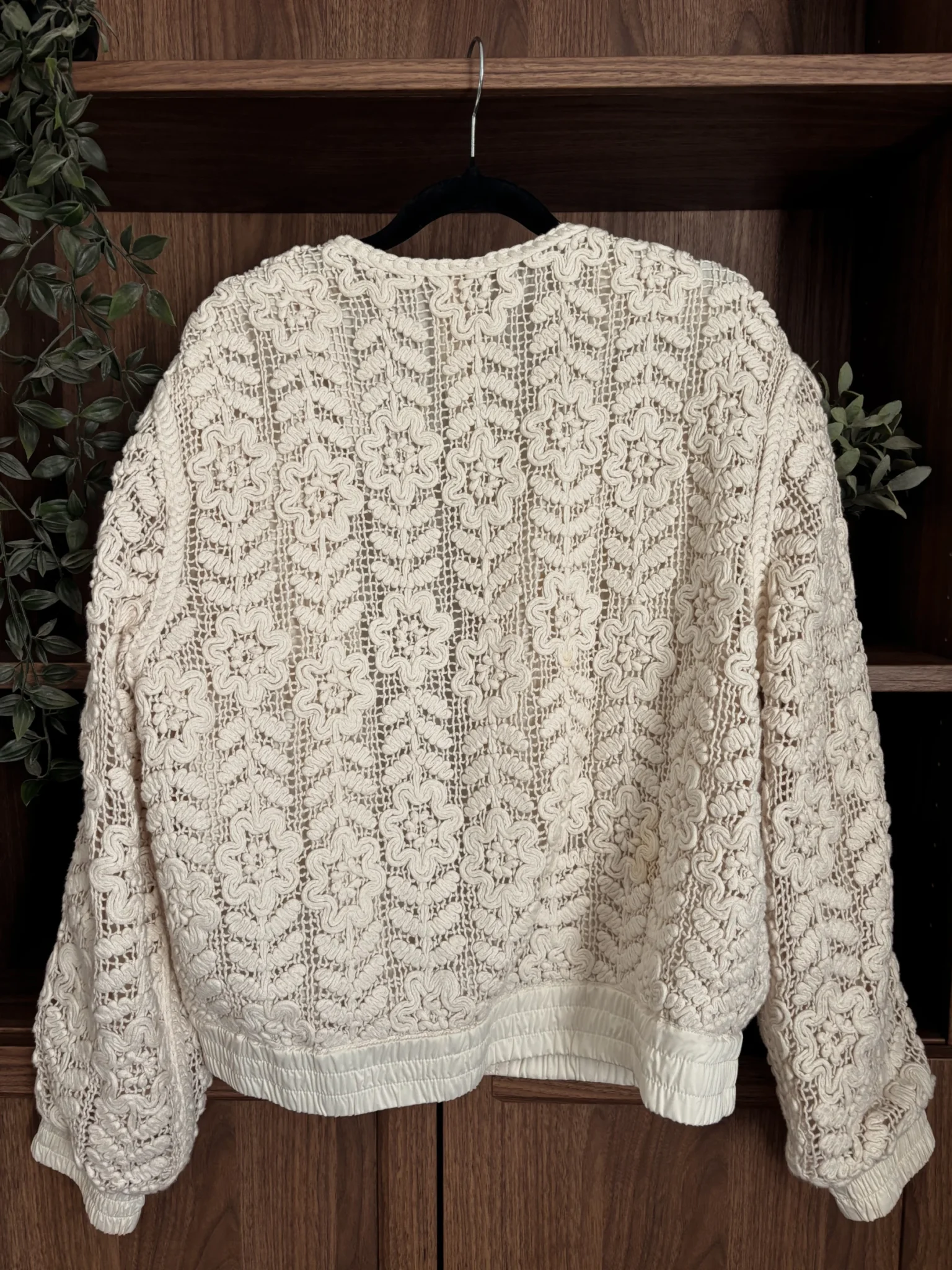 Image for RW&CO. cream embroidered jacket – Size M