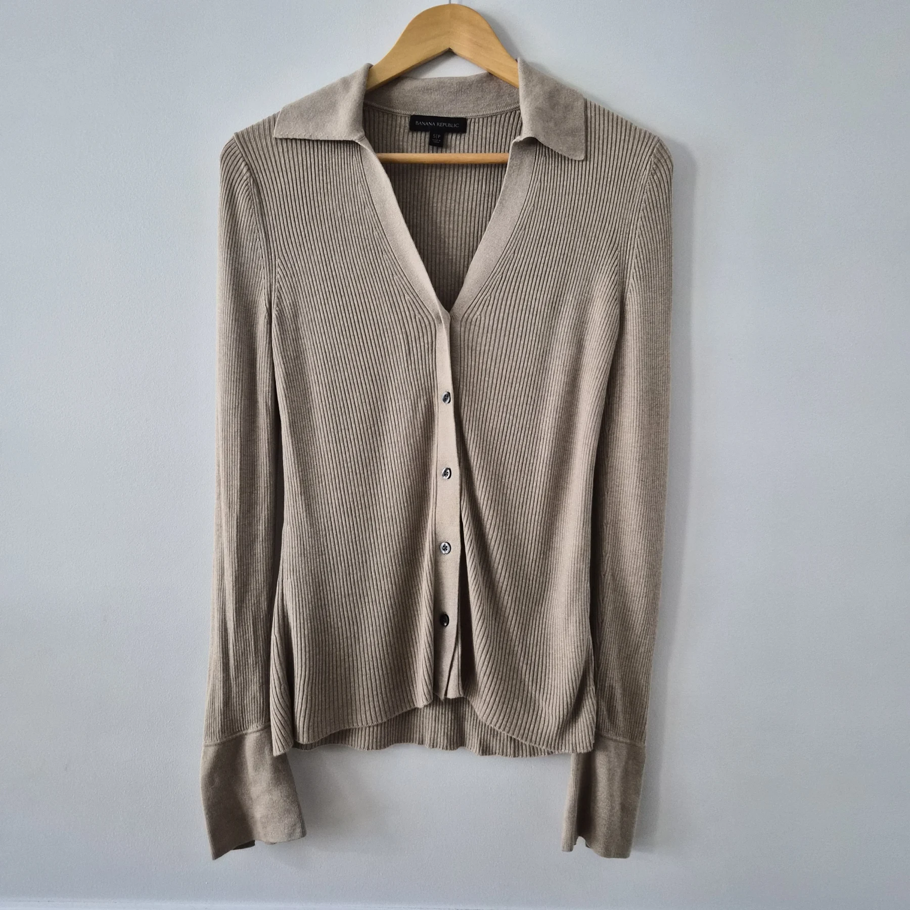 Lightweight cardigan in a silk and cashmere blend Banana Republic seconde main