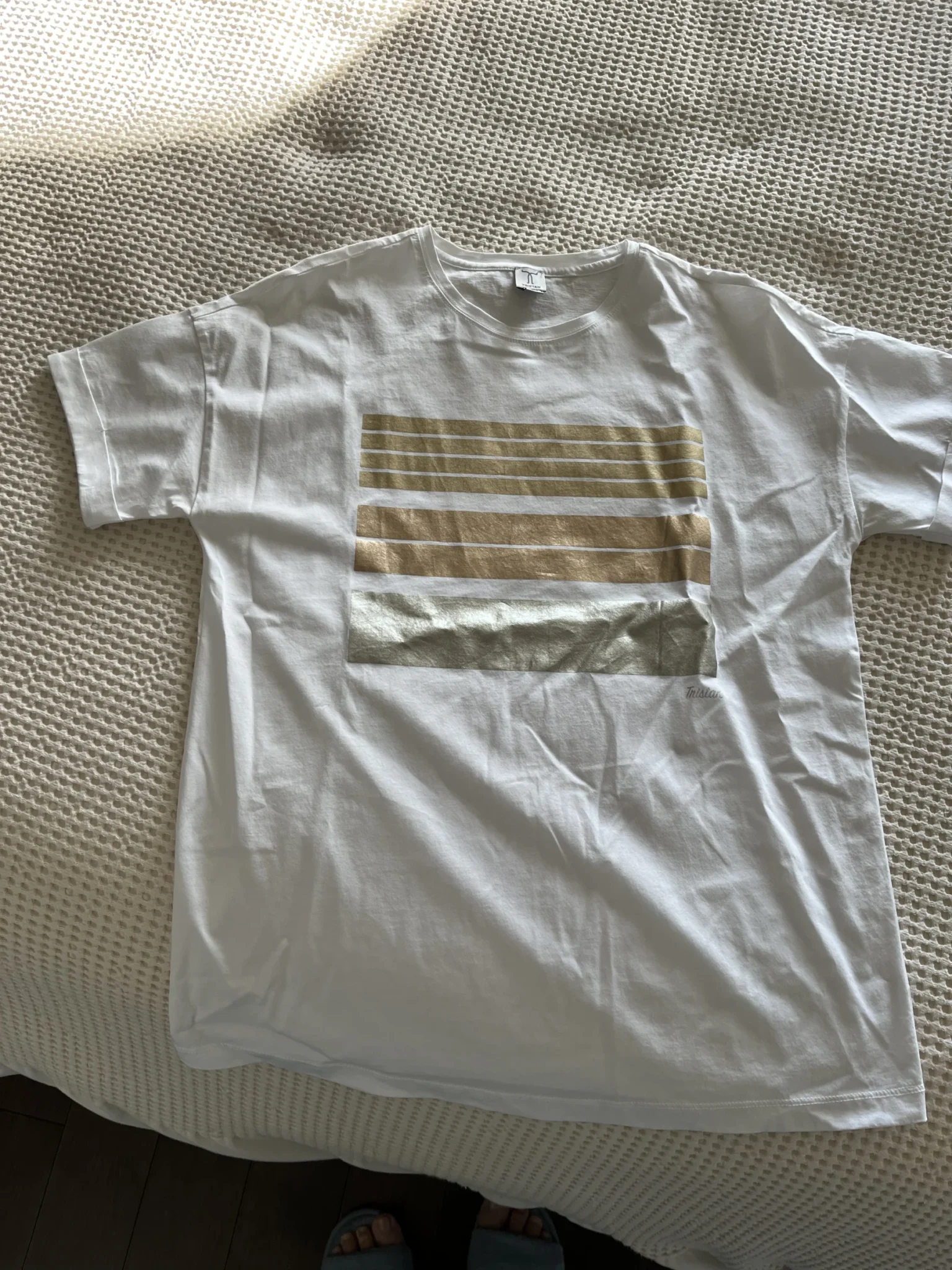 Featured image for T-shirt chic presque neuf