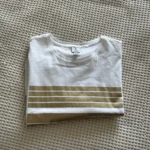 Thumbnail for T-shirt chic presque neuf