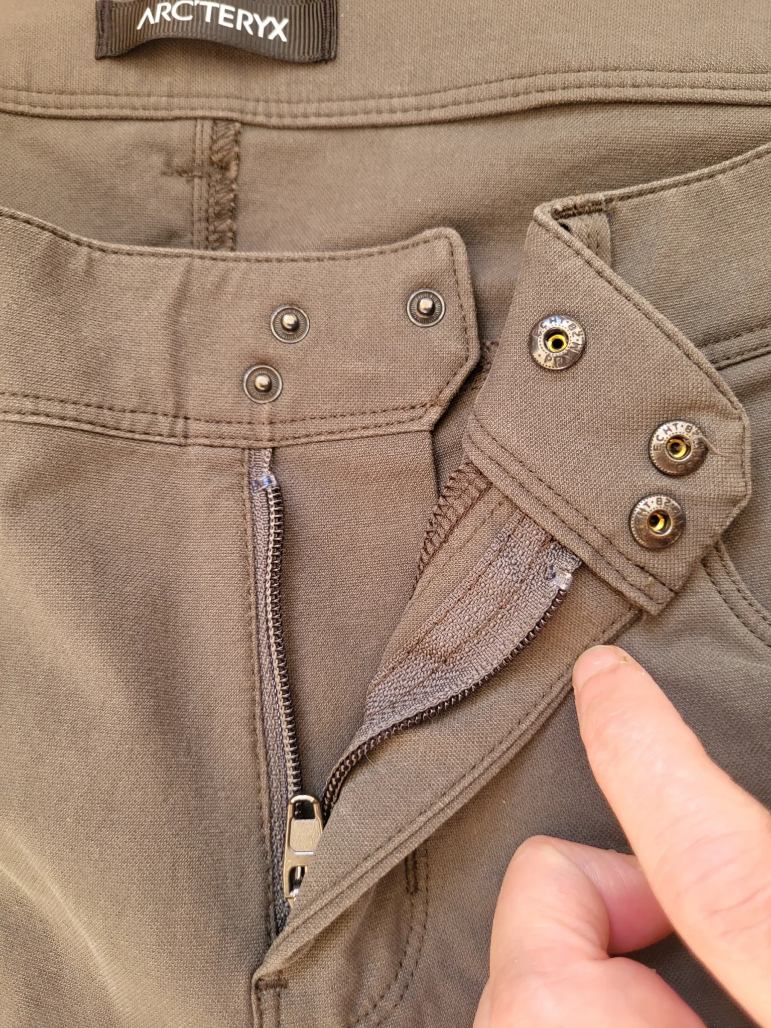 Image for Arc’teryx Pantalon pour femme vert kaki  | Taille 8 | Randonnée