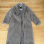 Featured thumbnail for Manteau en fausse fourrure taille unique