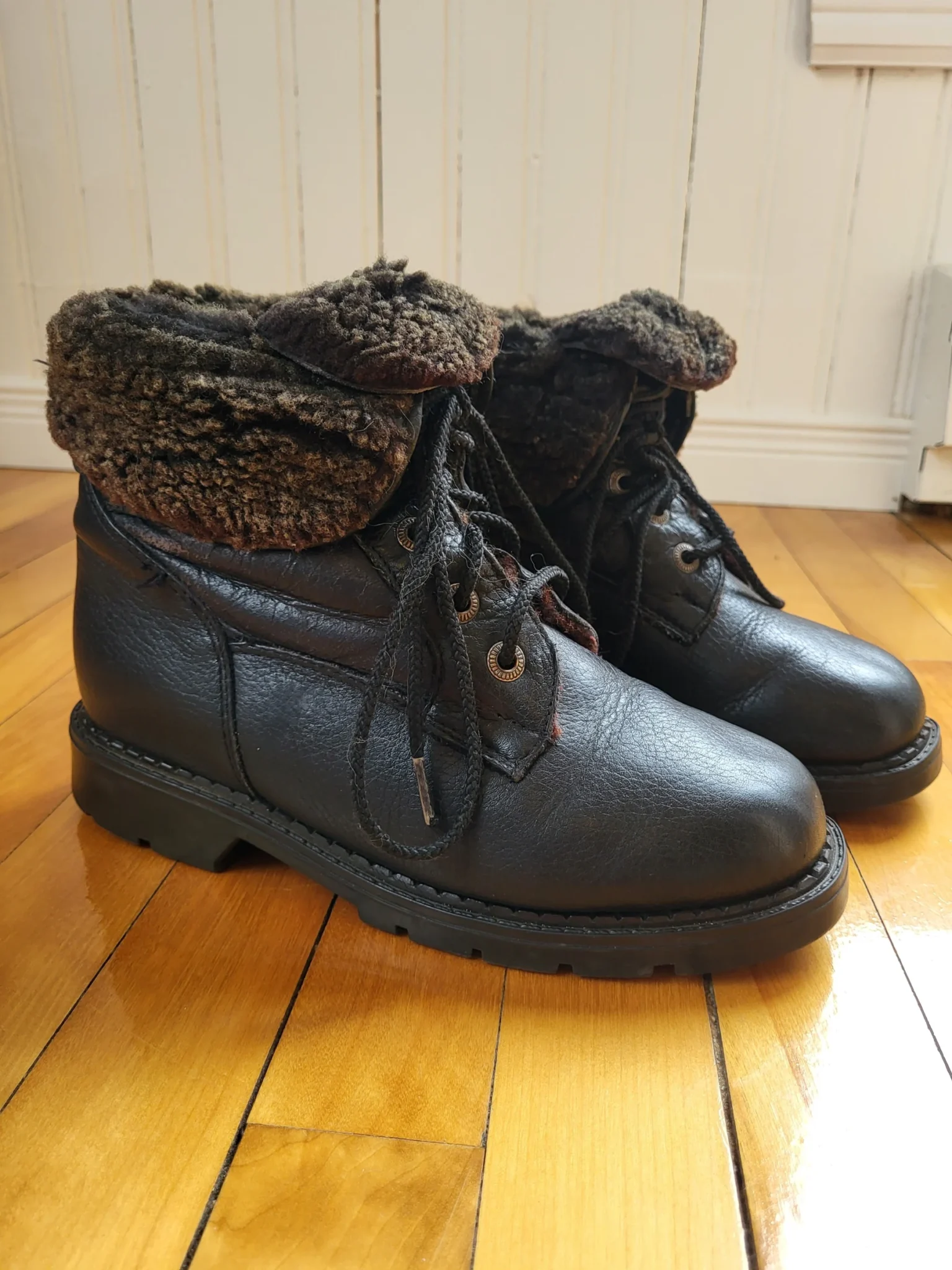 Image for Pajar winter boots black leather Shearling Lined Combat Boots Size 9