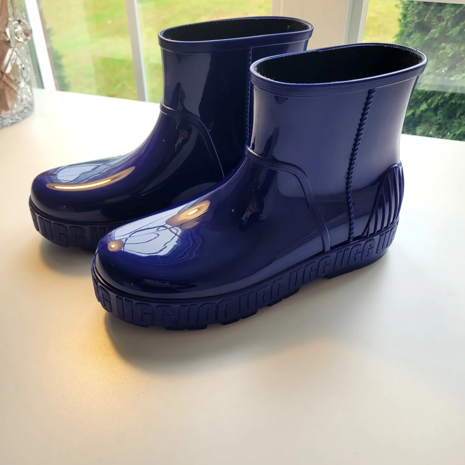 Image for Bottes de pluie UGG Drizlita – Grandeur 9 (Femme) – Excellent état