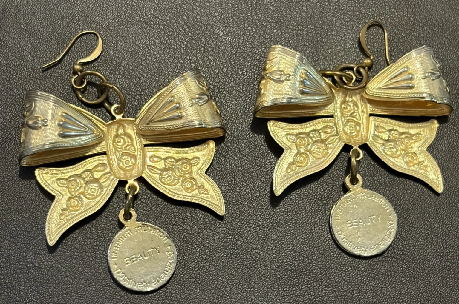 Image for Boucles d'oreilles nœuds vintage « Lucie » par Uranium Mutation (Montréal)