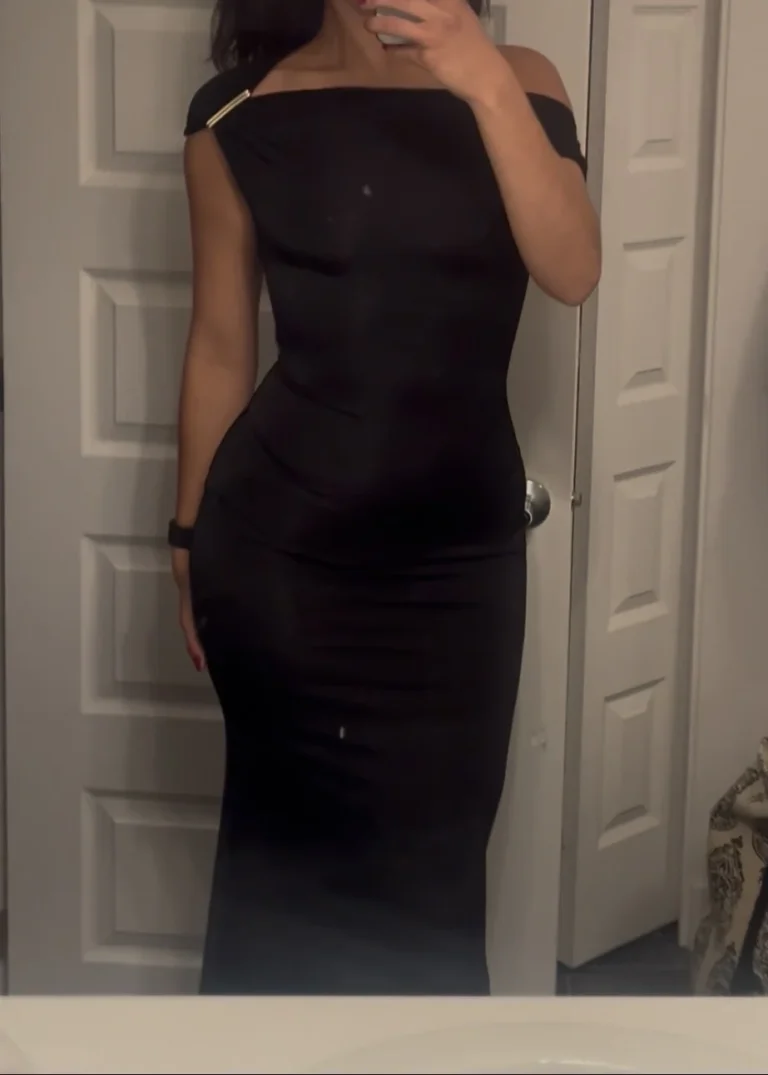 Image for Kinsley Slinky Maxi Dress With Hardware (noire, taille S)