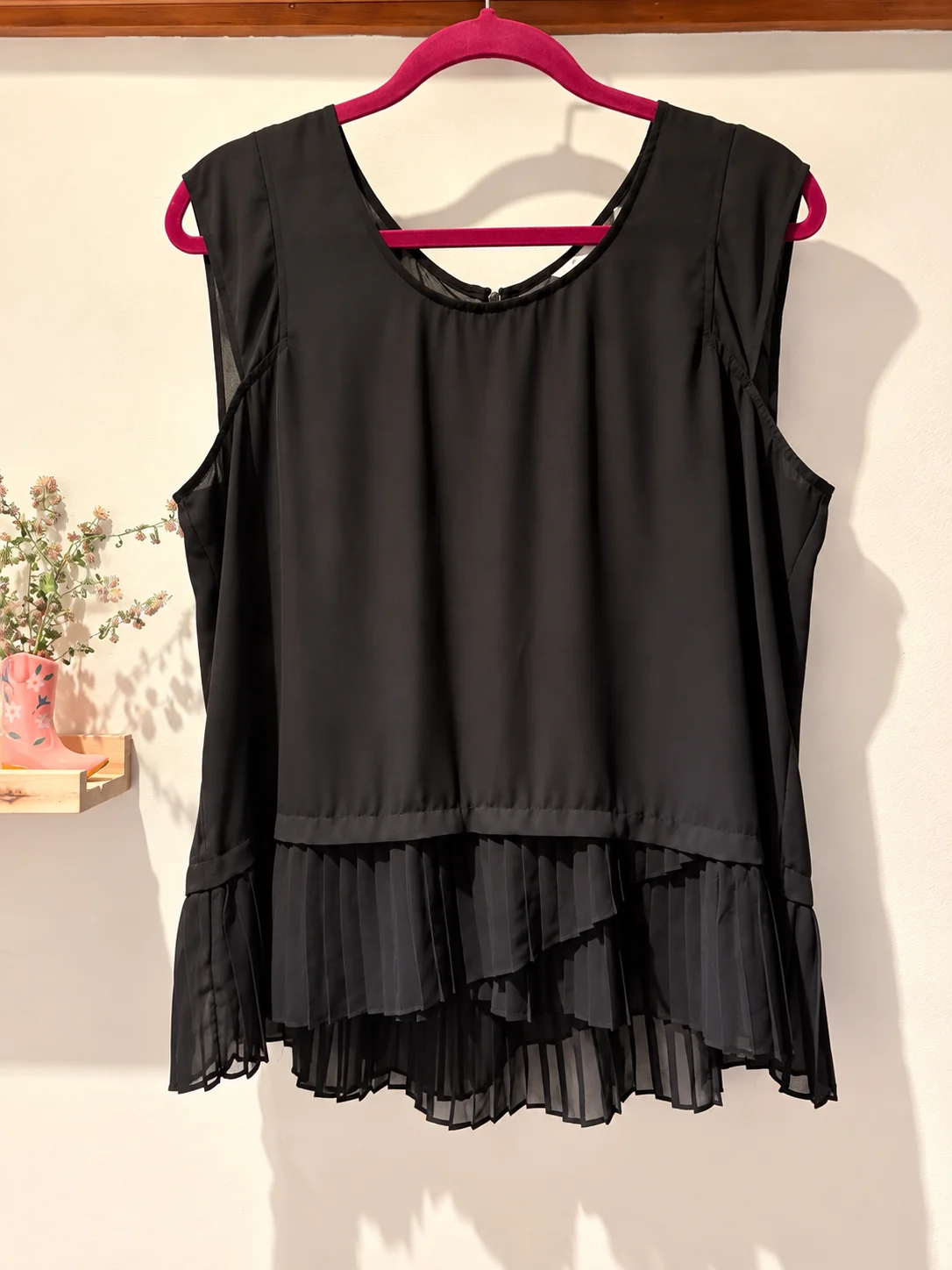 Reitmans black top – Pleated ruffles – Petites collection Reitmans seconde main