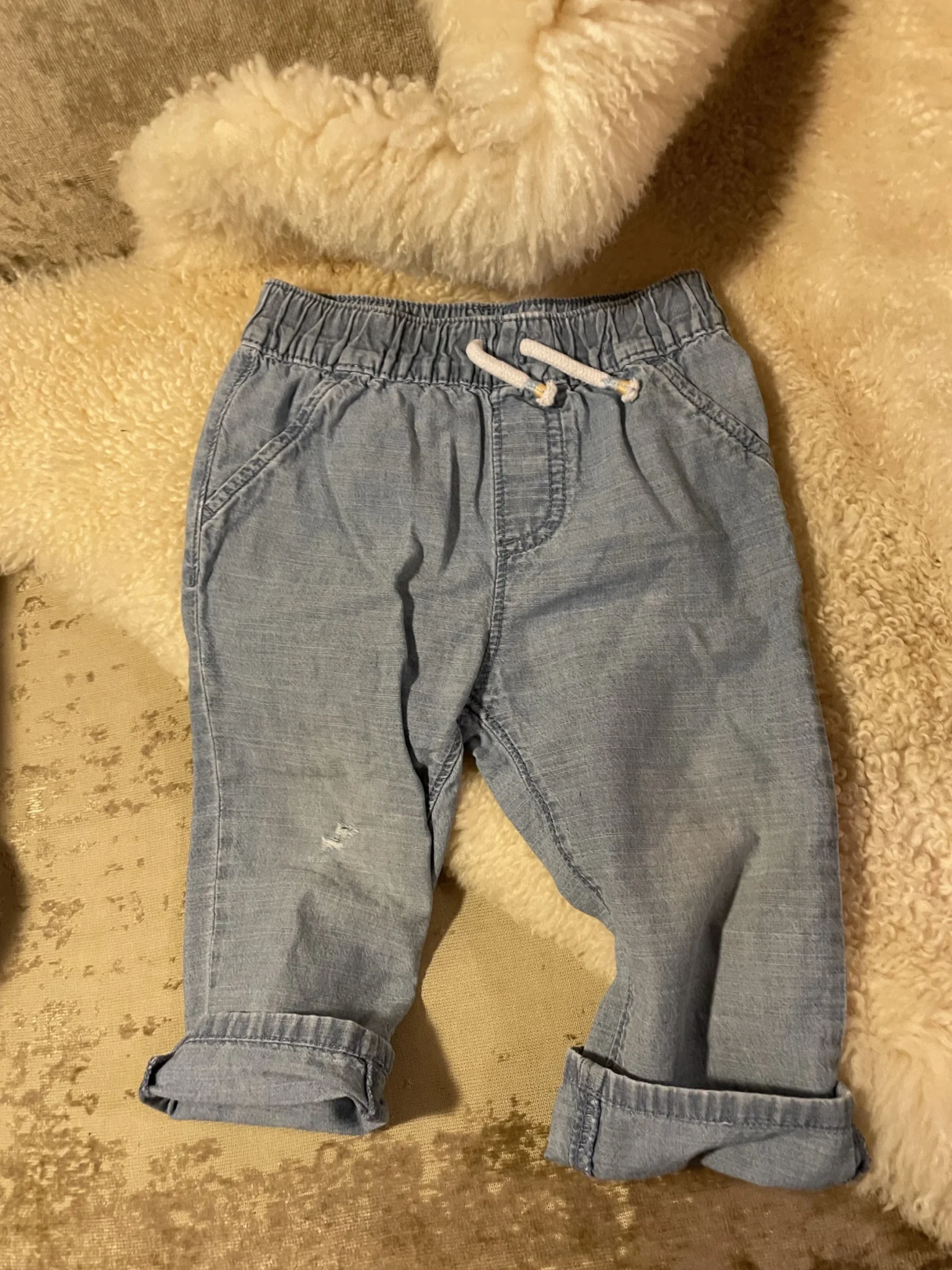 Image for Jeans ultra léger 12-18 mois fait petit