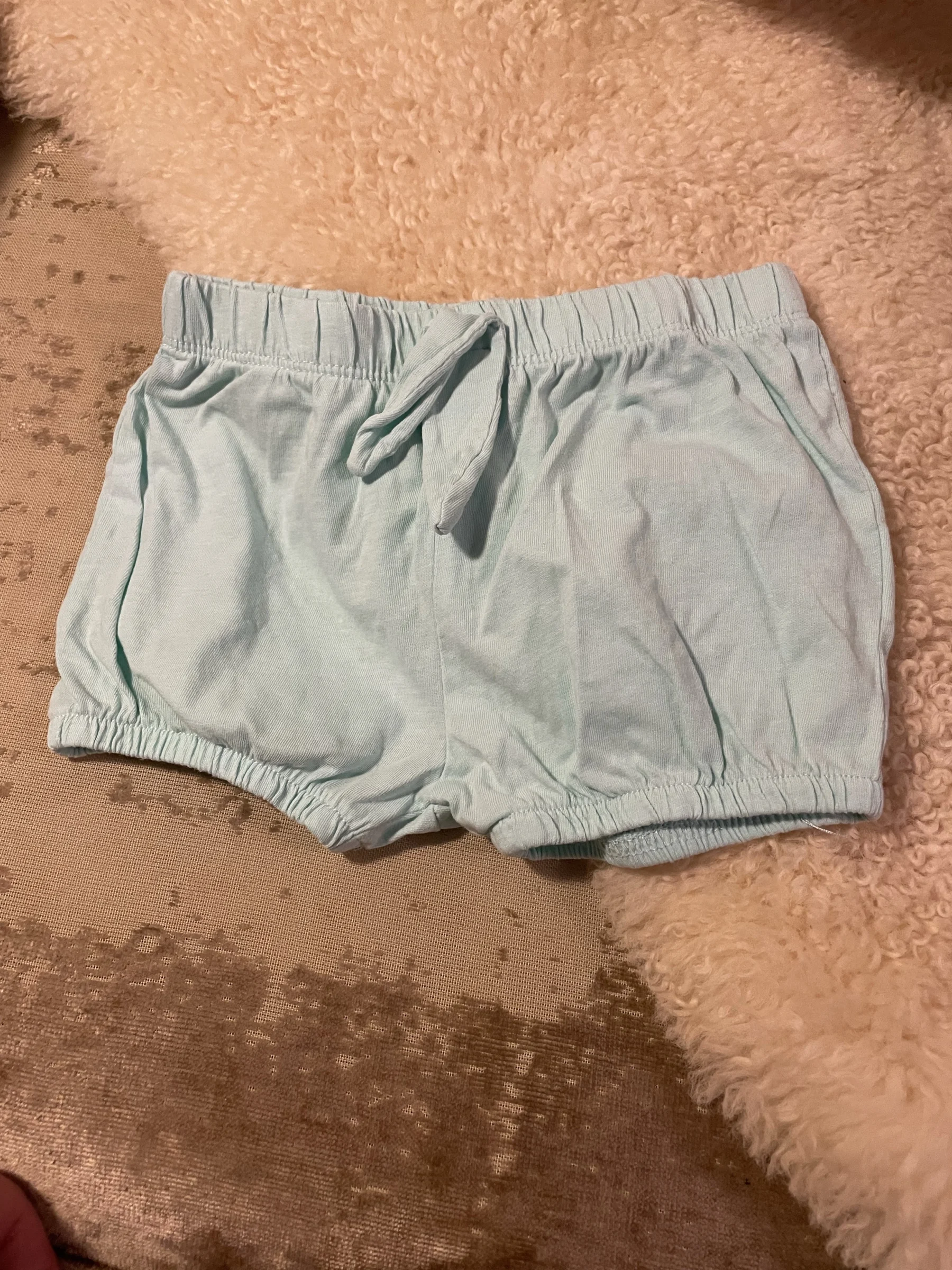 Kiabi lightweight shorts, size 9 months Kiabi seconde main