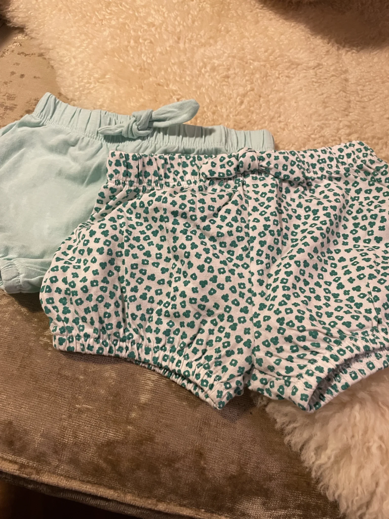 Image for Kiabi lightweight shorts, size 9 months
